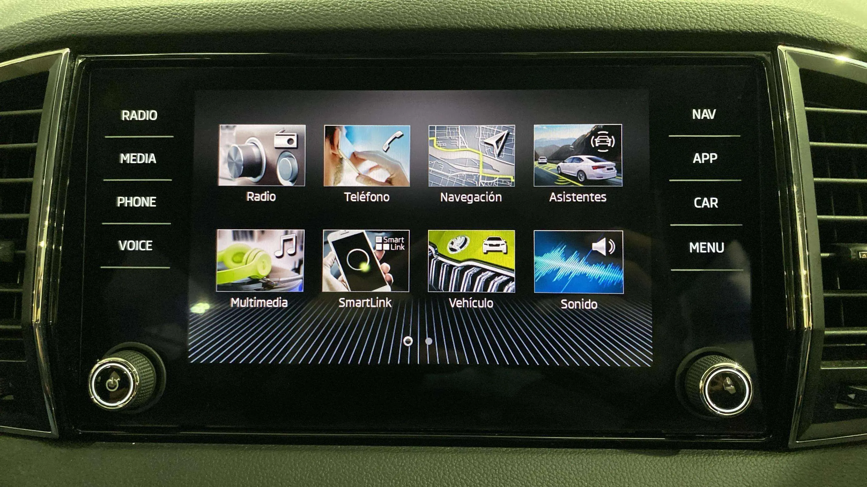 Škoda Karoq 2.0 TDI DSG 4x4 Ambition - foto 24