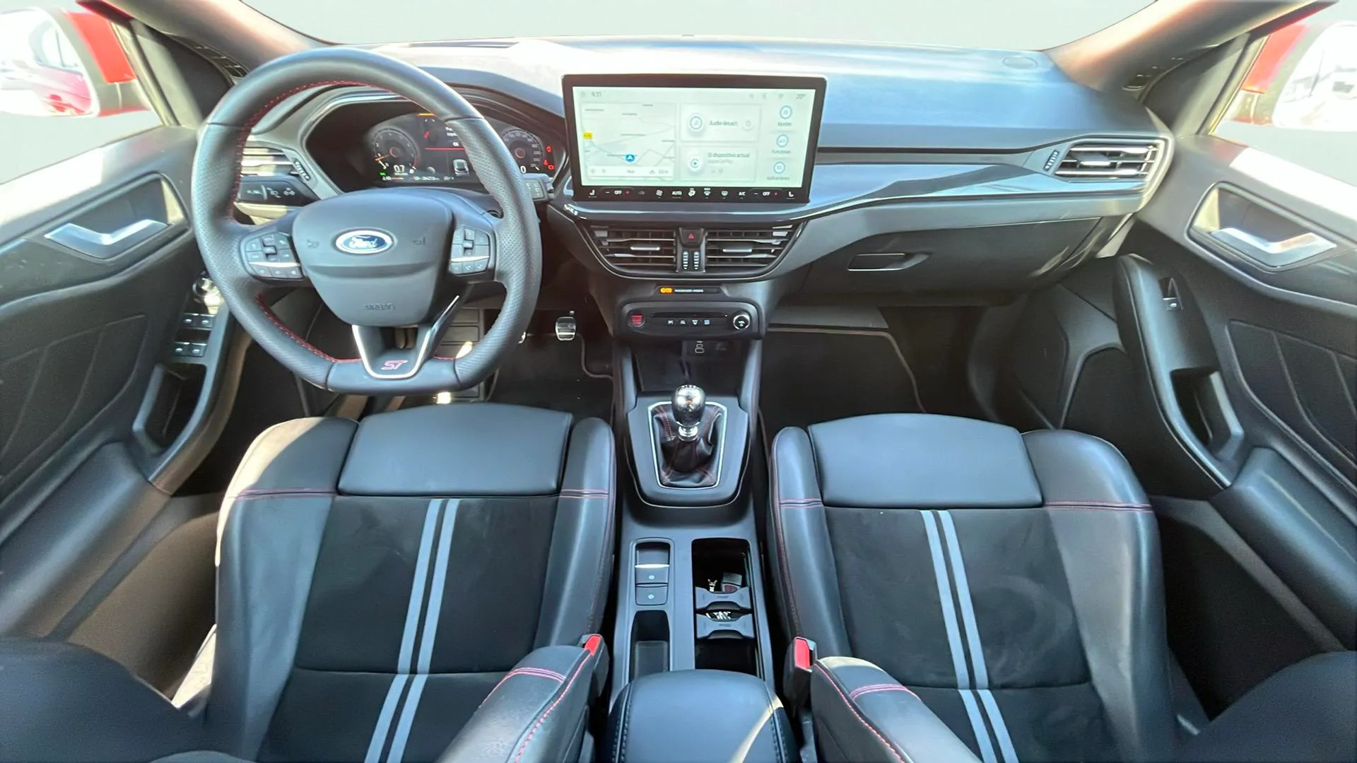 Ford Focus ST 2.3 EcoBoost - foto 20