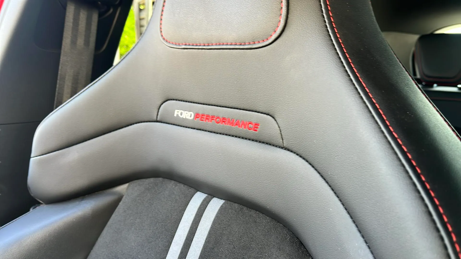 Ford Focus ST 2.3 EcoBoost - foto 29