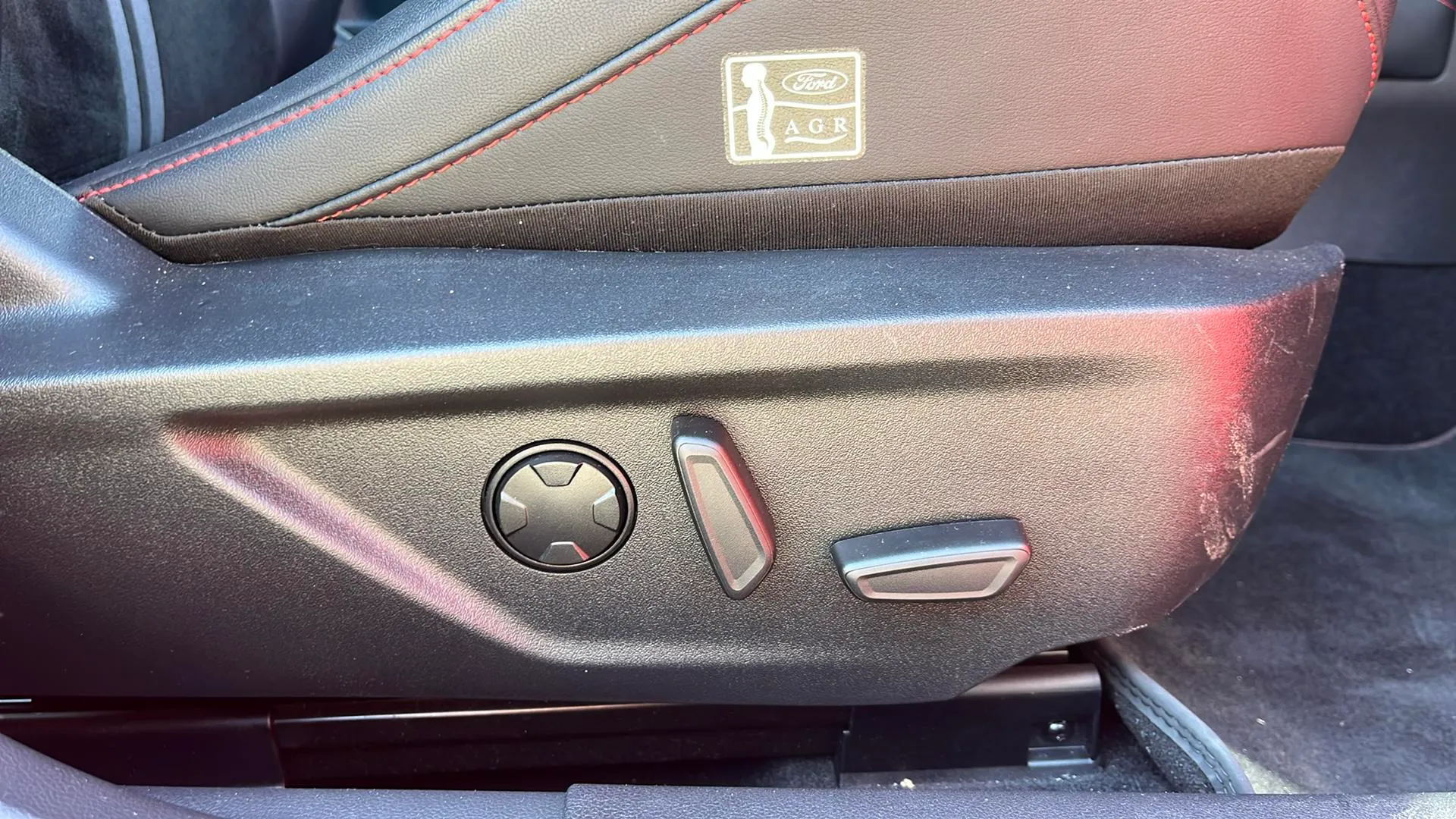 Ford Focus ST 2.3 EcoBoost - foto 12