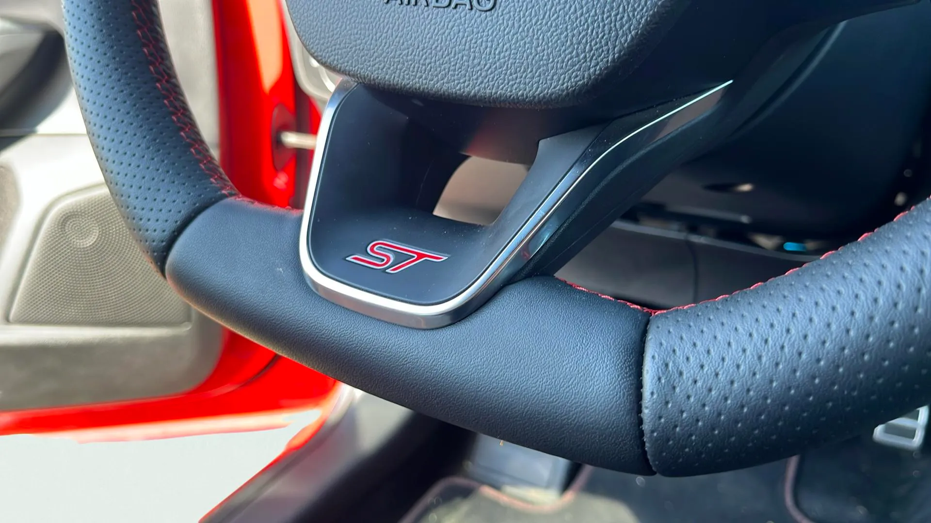 Ford Focus ST 2.3 EcoBoost - foto 27