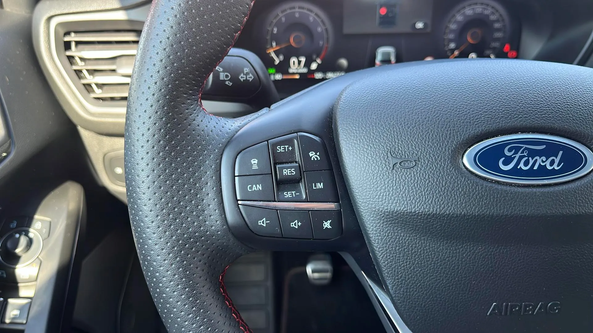 Ford Focus ST 2.3 EcoBoost - foto 10