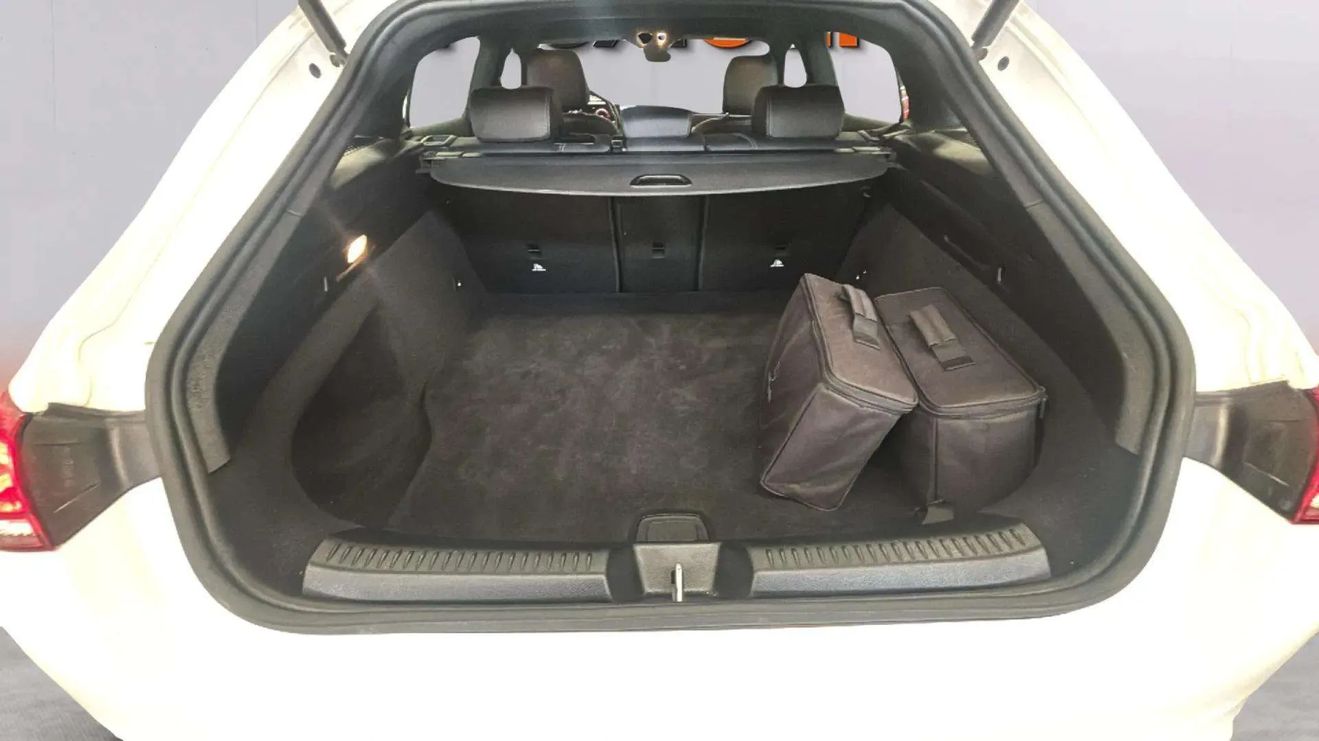 Mercedes-Benz CLA 250 e Shooting Brake - foto 9