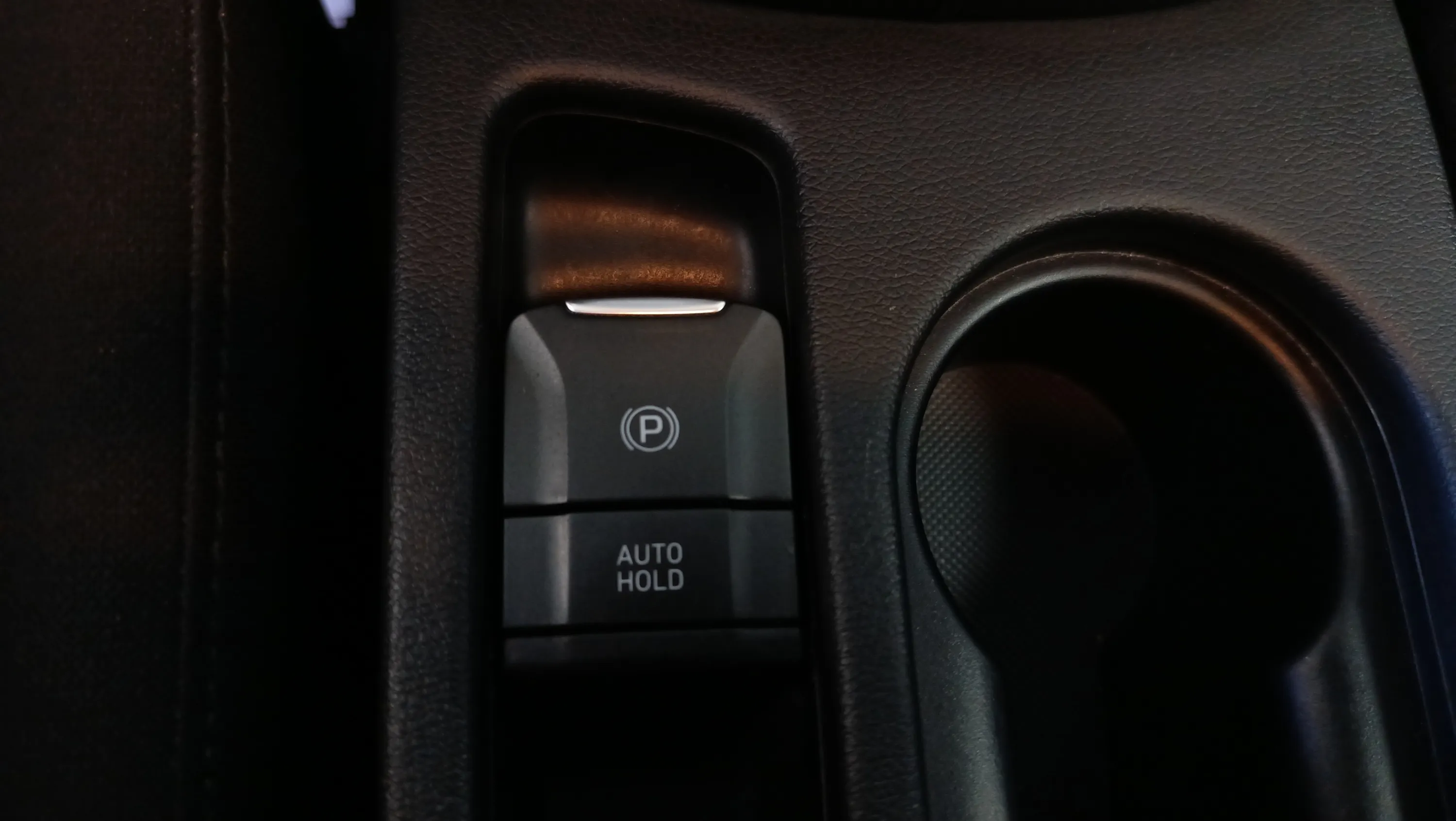 Hyundai Kona 1.6 GDI HEV Maxx DCT - foto 24