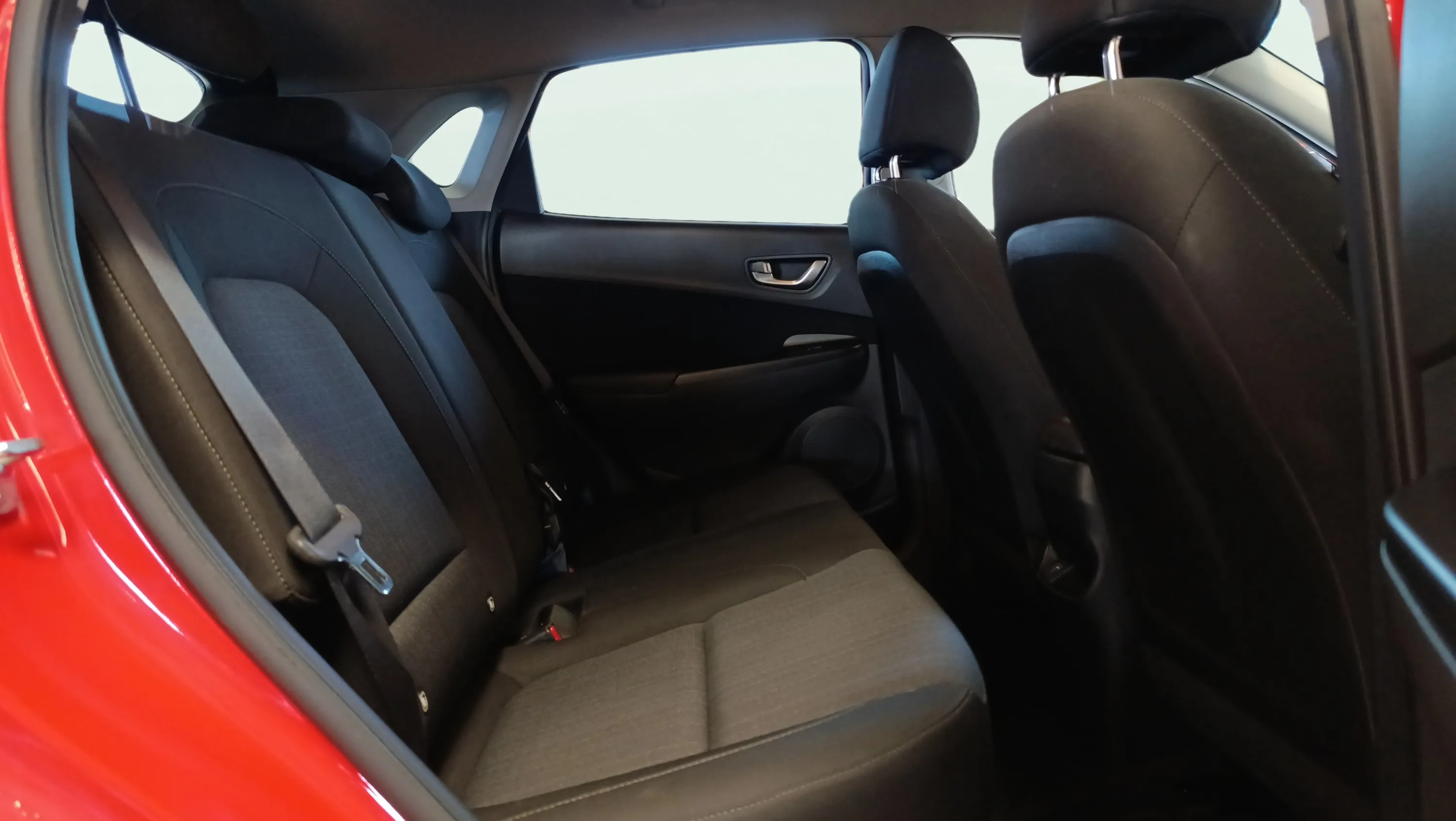 Hyundai Kona 1.6 GDI HEV Maxx DCT - foto 30