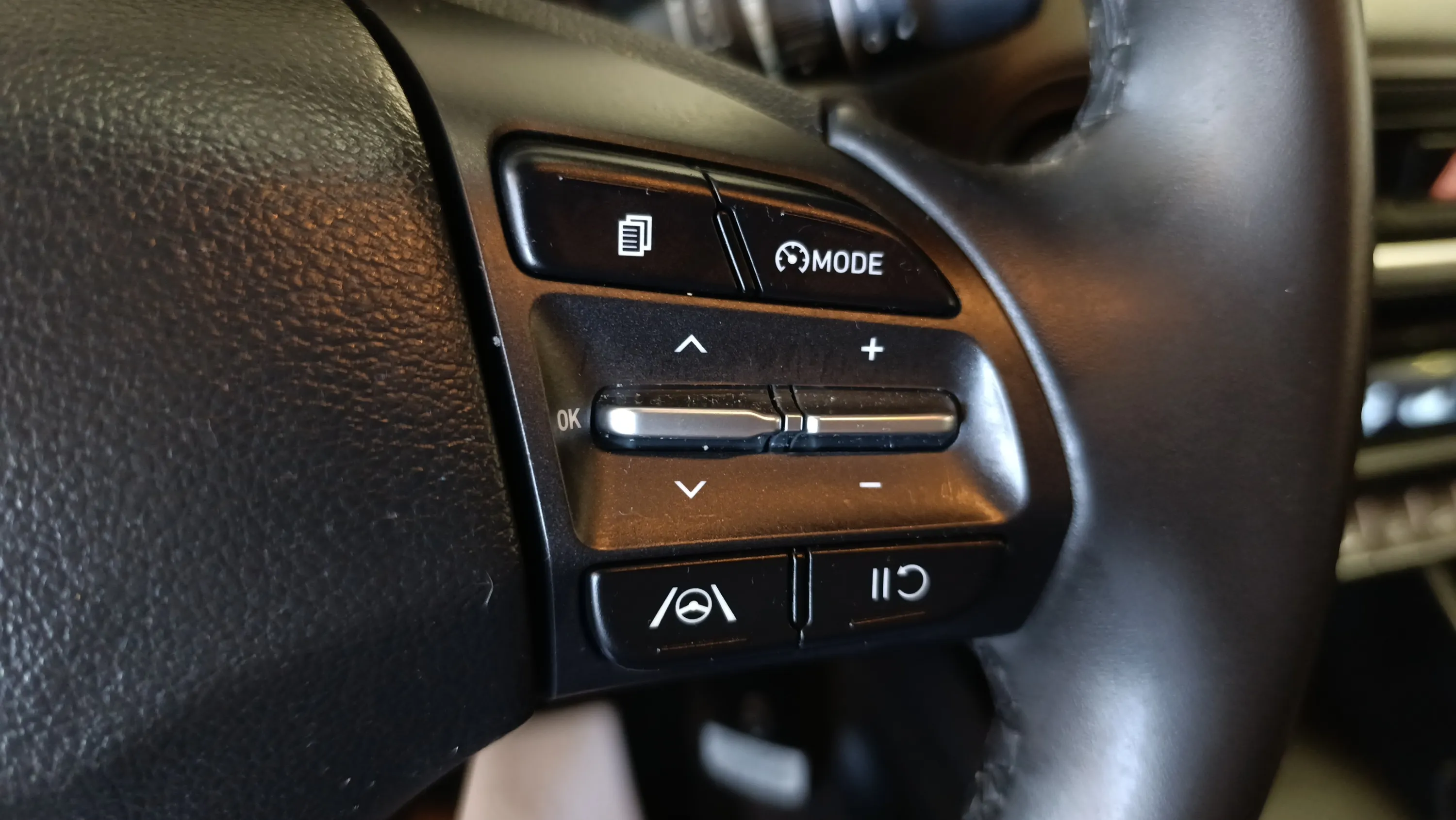 Hyundai Kona 1.6 GDI HEV Maxx DCT - foto 13