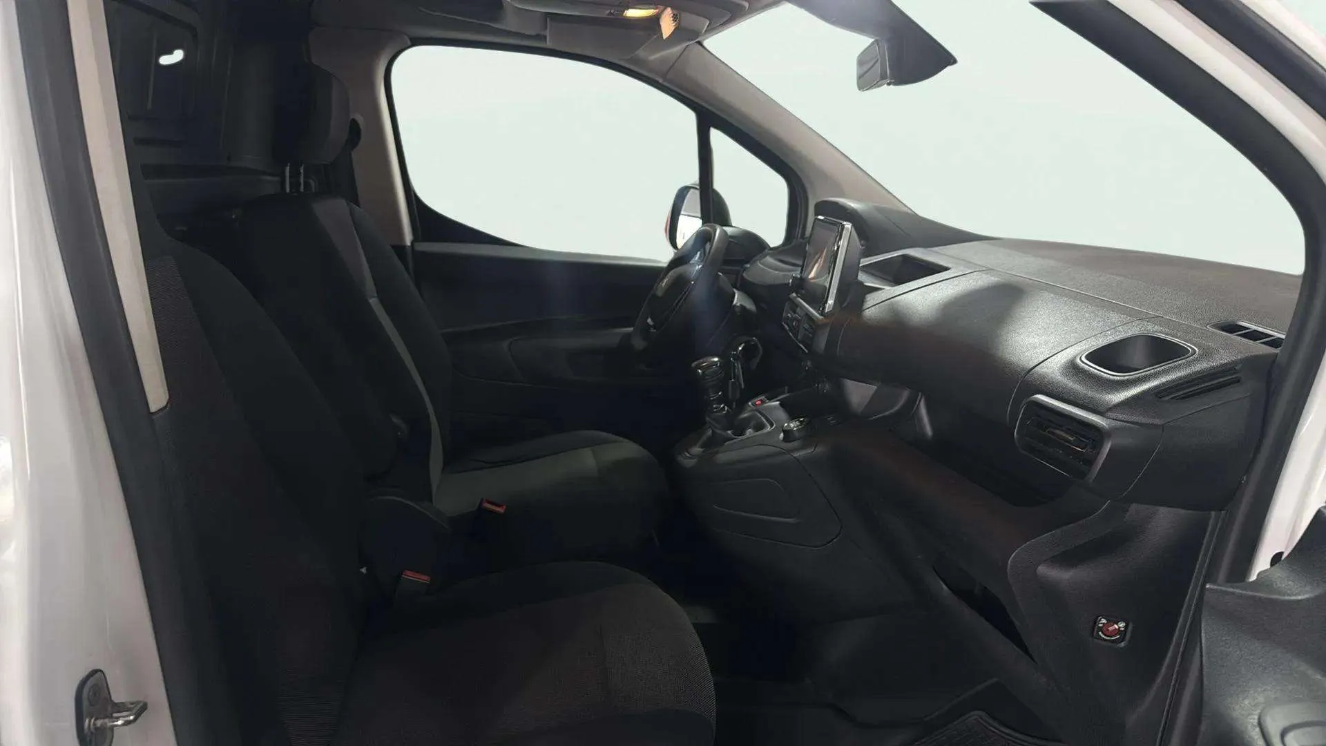 Peugeot Partner Premium Dangel STD 600kg BlueHDi - foto 14