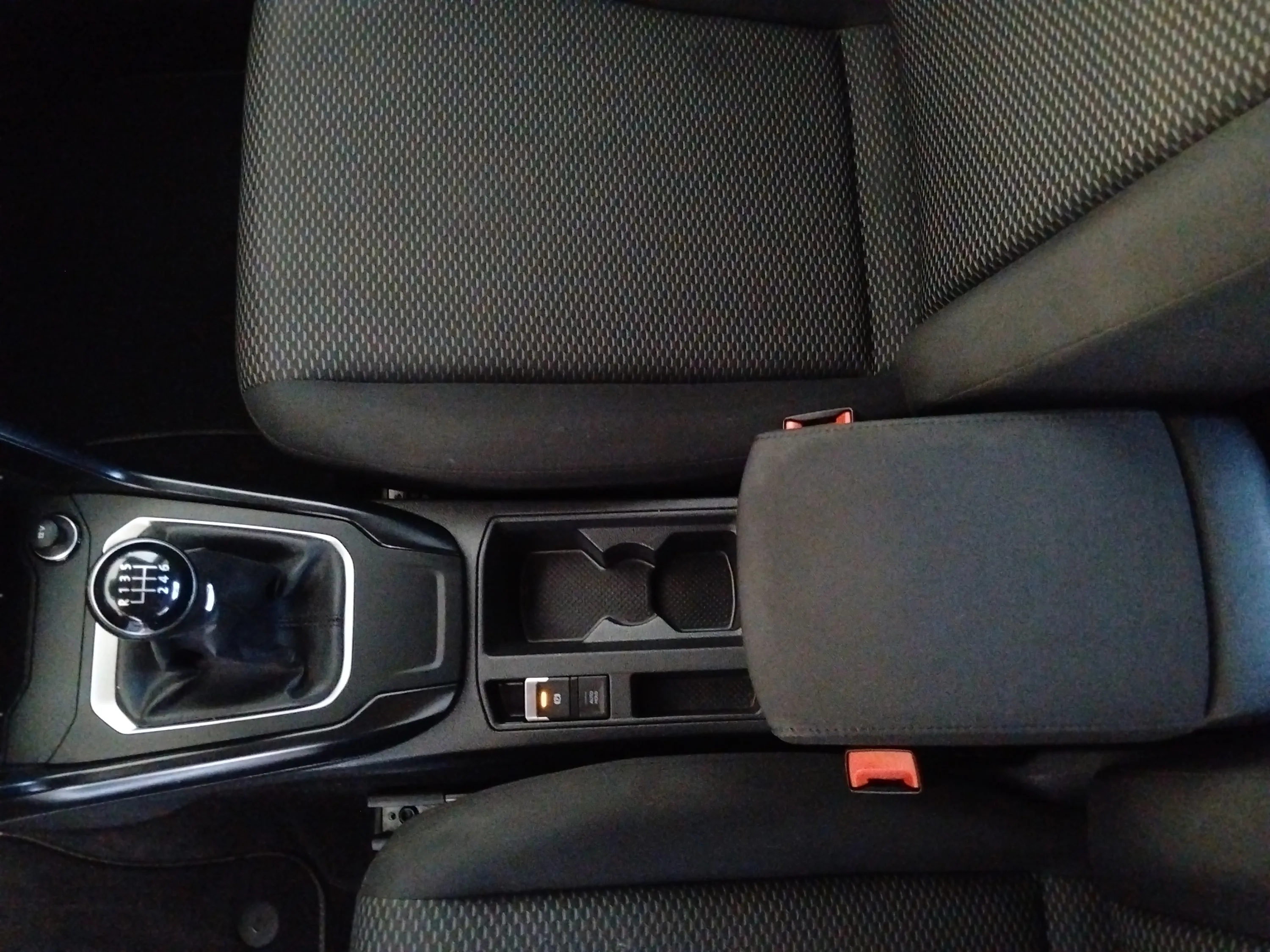 Volkswagen T-Roc Advance 1.6 TDI - foto 20