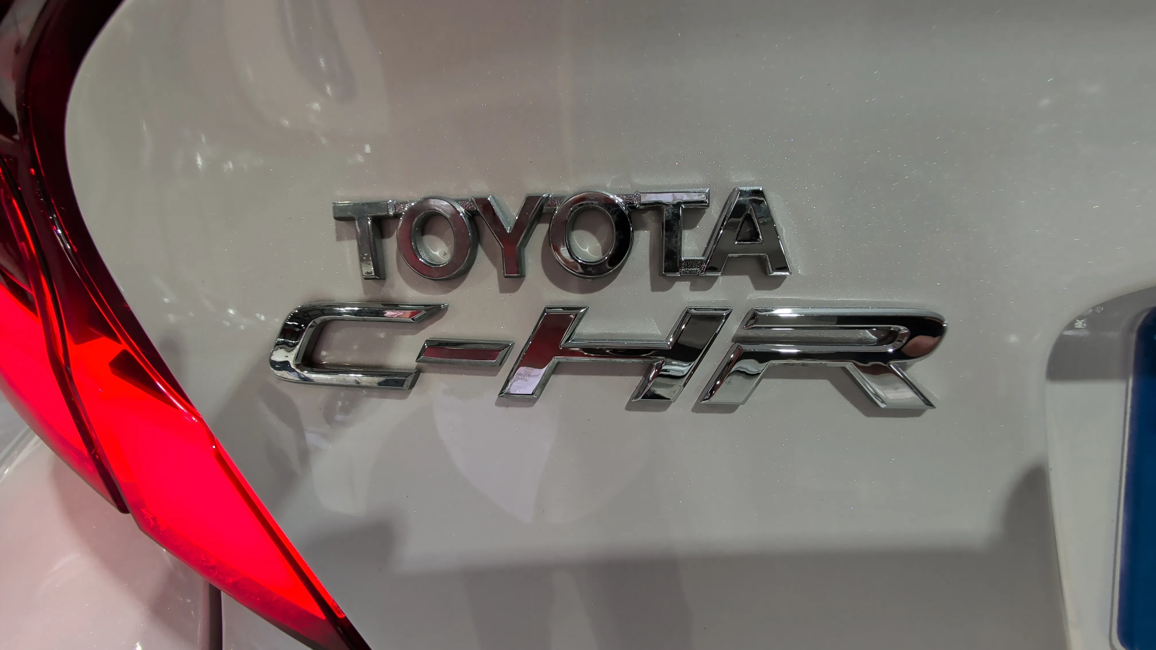 Toyota C-HR 2.0 180H Advance - foto 25