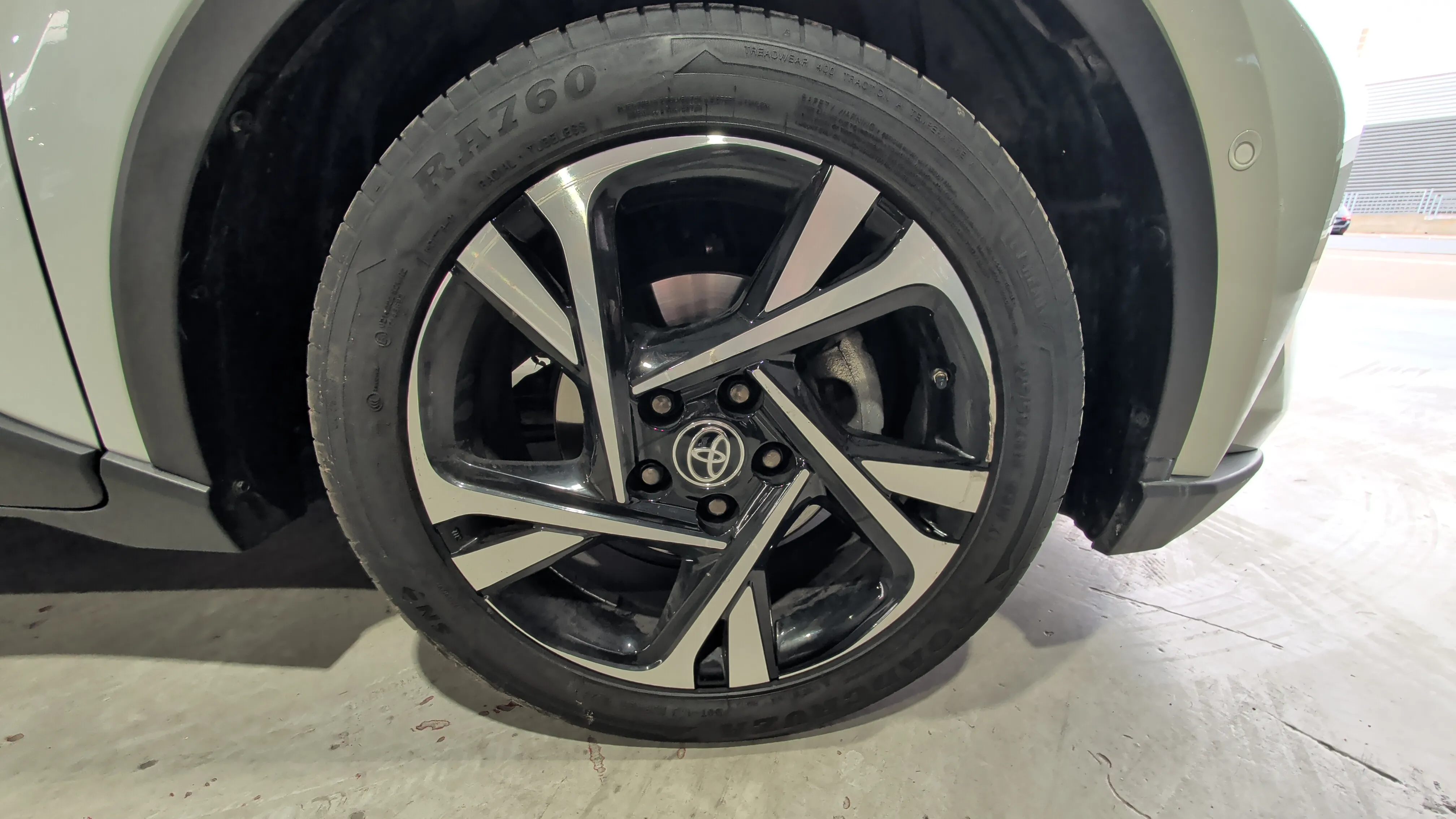 Toyota C-HR 2.0 180H Advance - foto 29