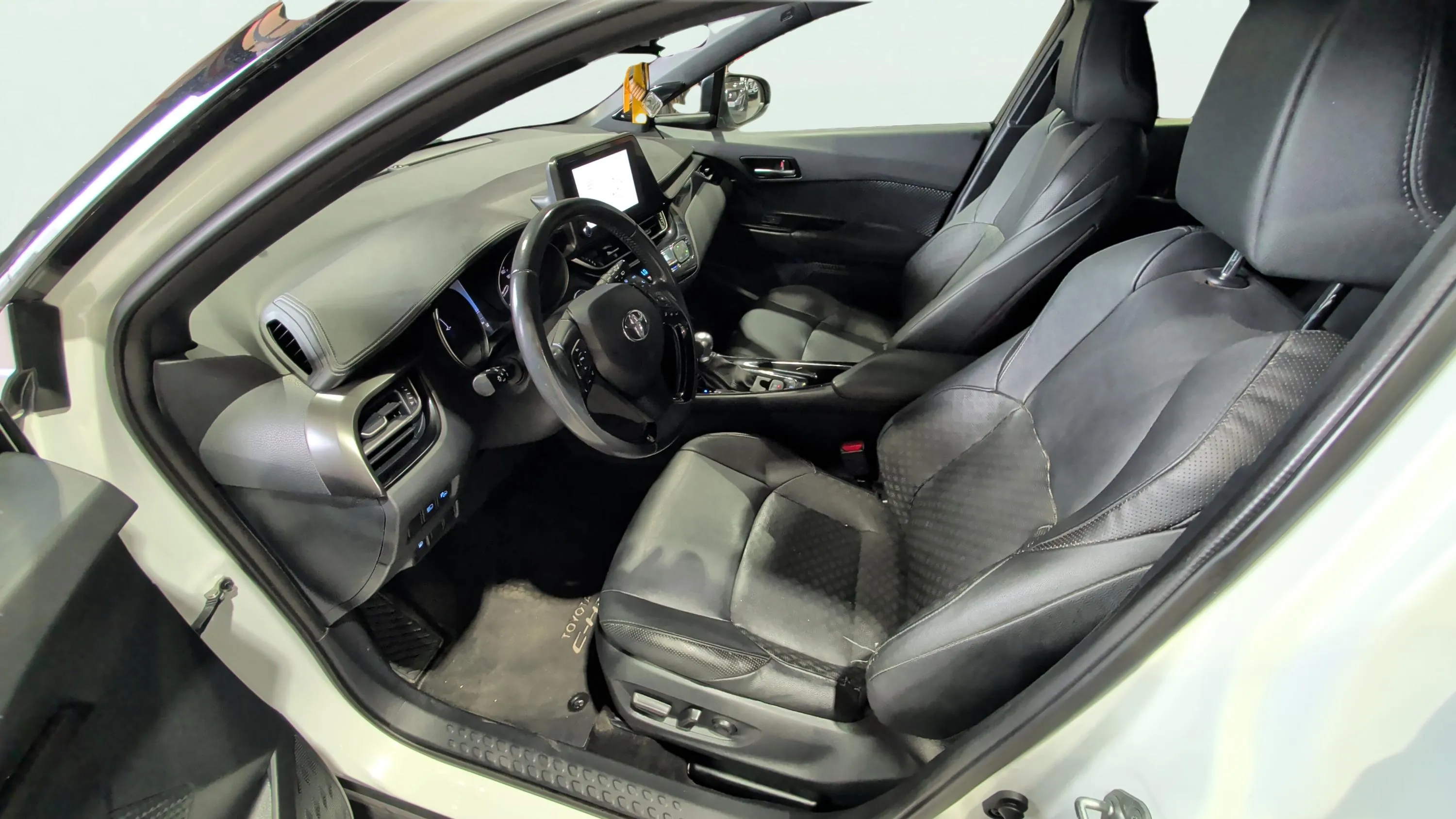 Toyota C-HR 2.0 180H Advance - foto 9