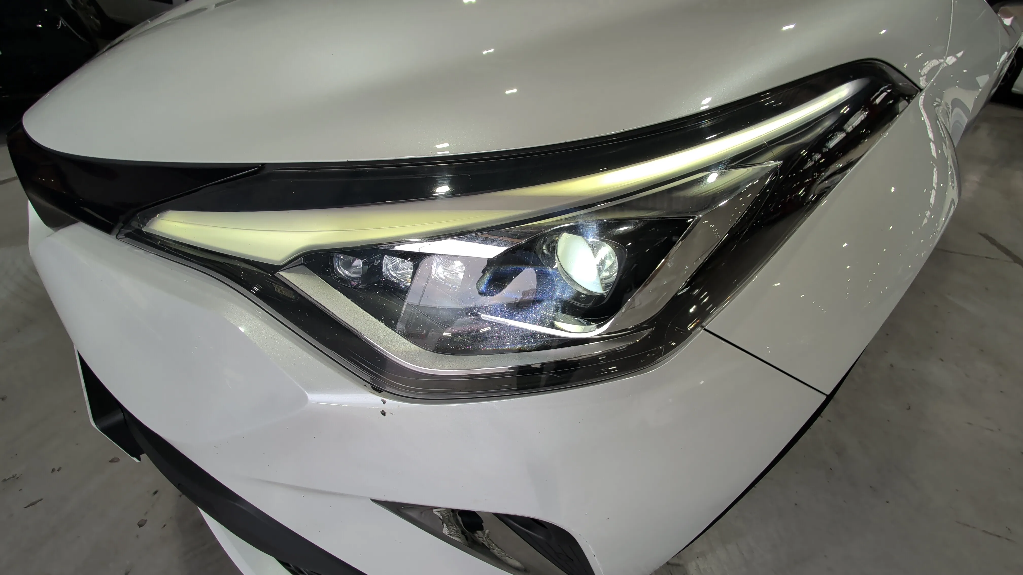 Toyota C-HR 2.0 180H Advance - foto 24