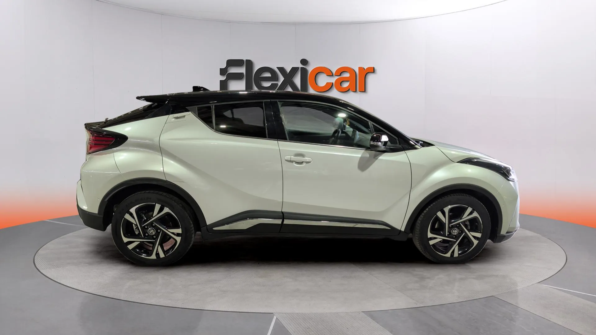 Toyota C-HR 2.0 180H Advance - foto 8
