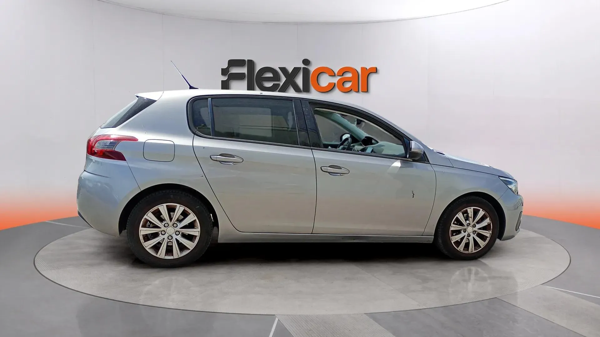 Peugeot 308 Allure 1.2 PureTech EAT8 - foto 8