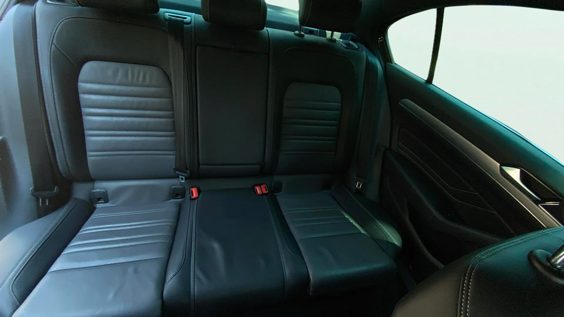 Volkswagen Passat R-Line 1.5 TSI - foto 14