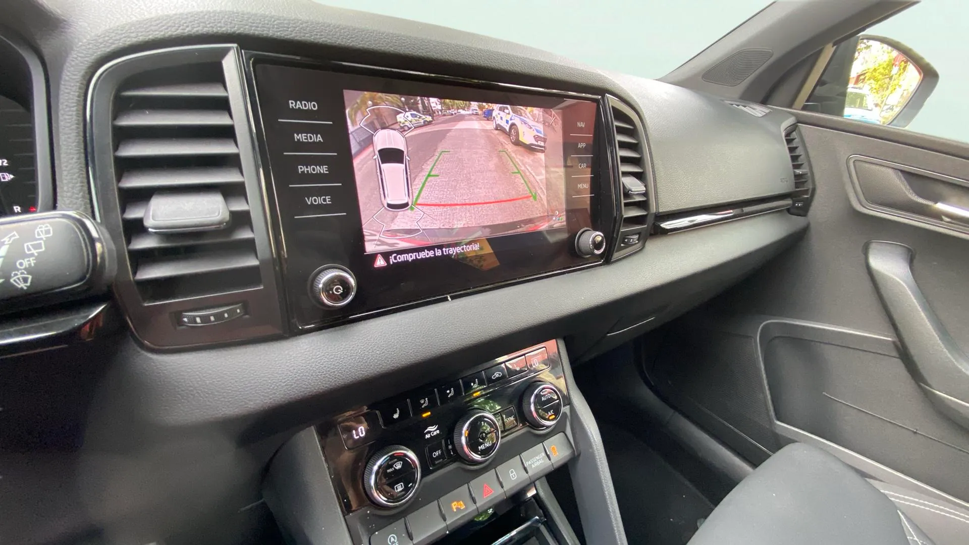 Škoda Karoq 1.5 TSI DSG ACT Sportline - foto 15