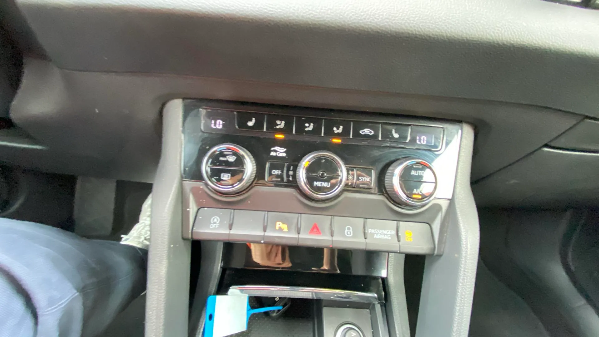 Škoda Karoq 1.5 TSI DSG ACT Sportline - foto 16