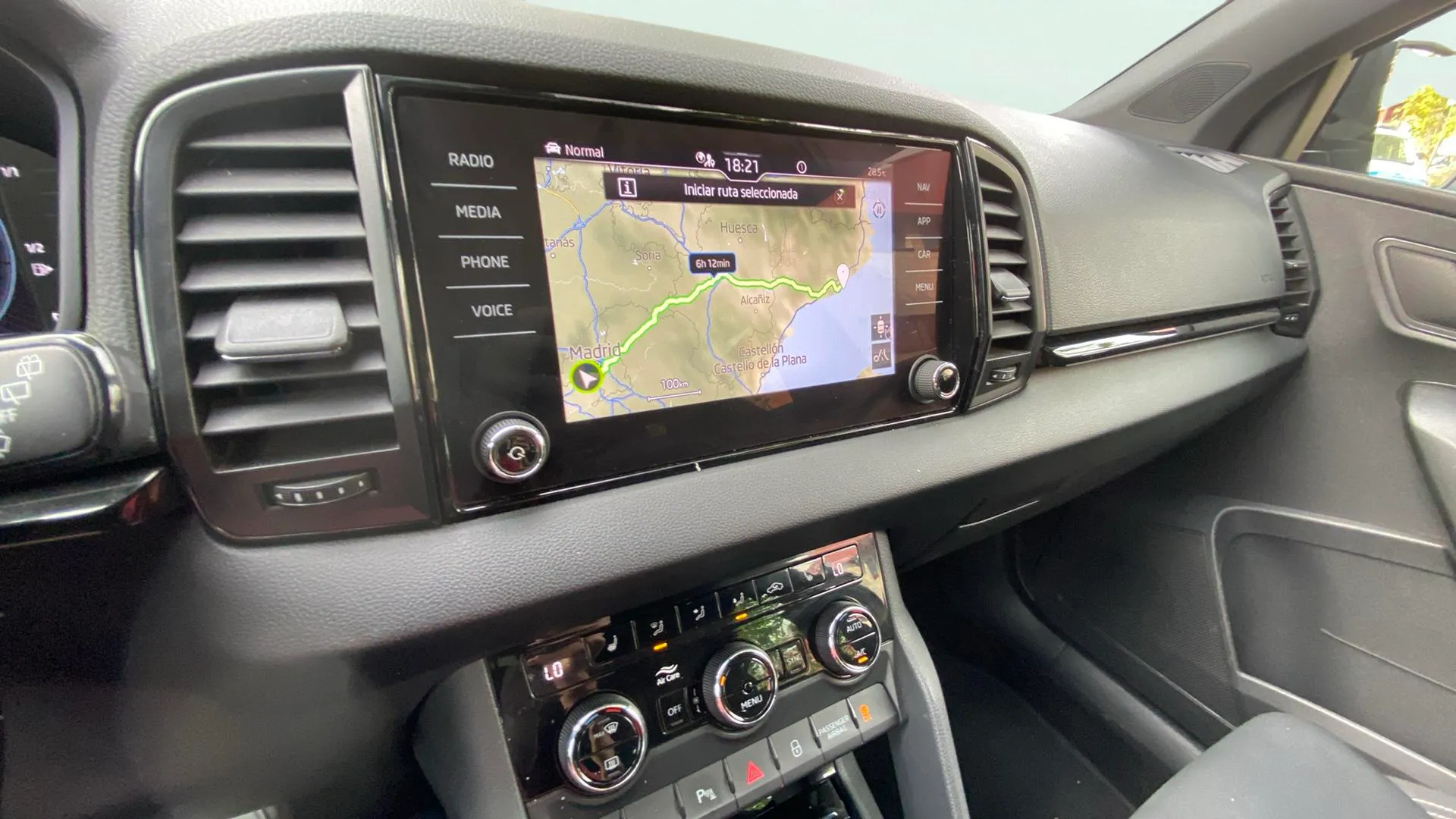 Škoda Karoq 1.5 TSI DSG ACT Sportline - foto 14