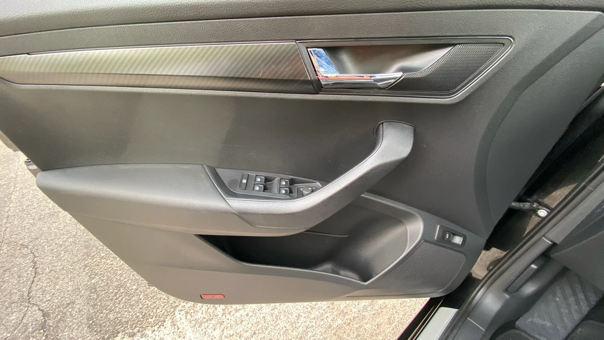 Škoda Karoq 1.5 TSI DSG ACT Sportline - foto 17