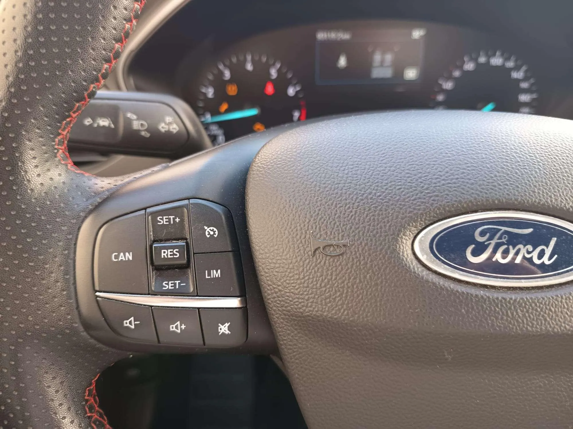 Ford Focus 1.0 EcoBoost MHEV ST-Line Style SIP - foto 11