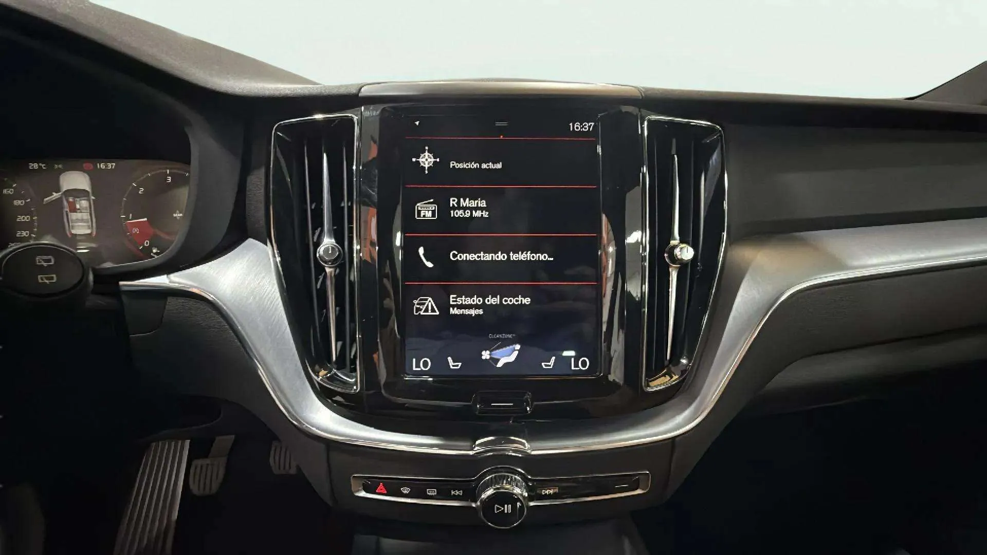Volvo XC60 2.0 D3 Momentum - foto 11
