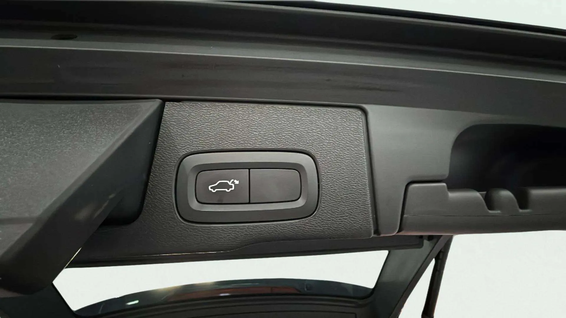 Volvo XC60 2.0 D3 Momentum - foto 7