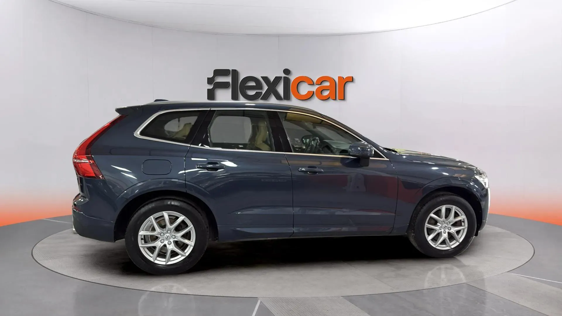 Volvo XC60 2.0 D3 Momentum - foto 3