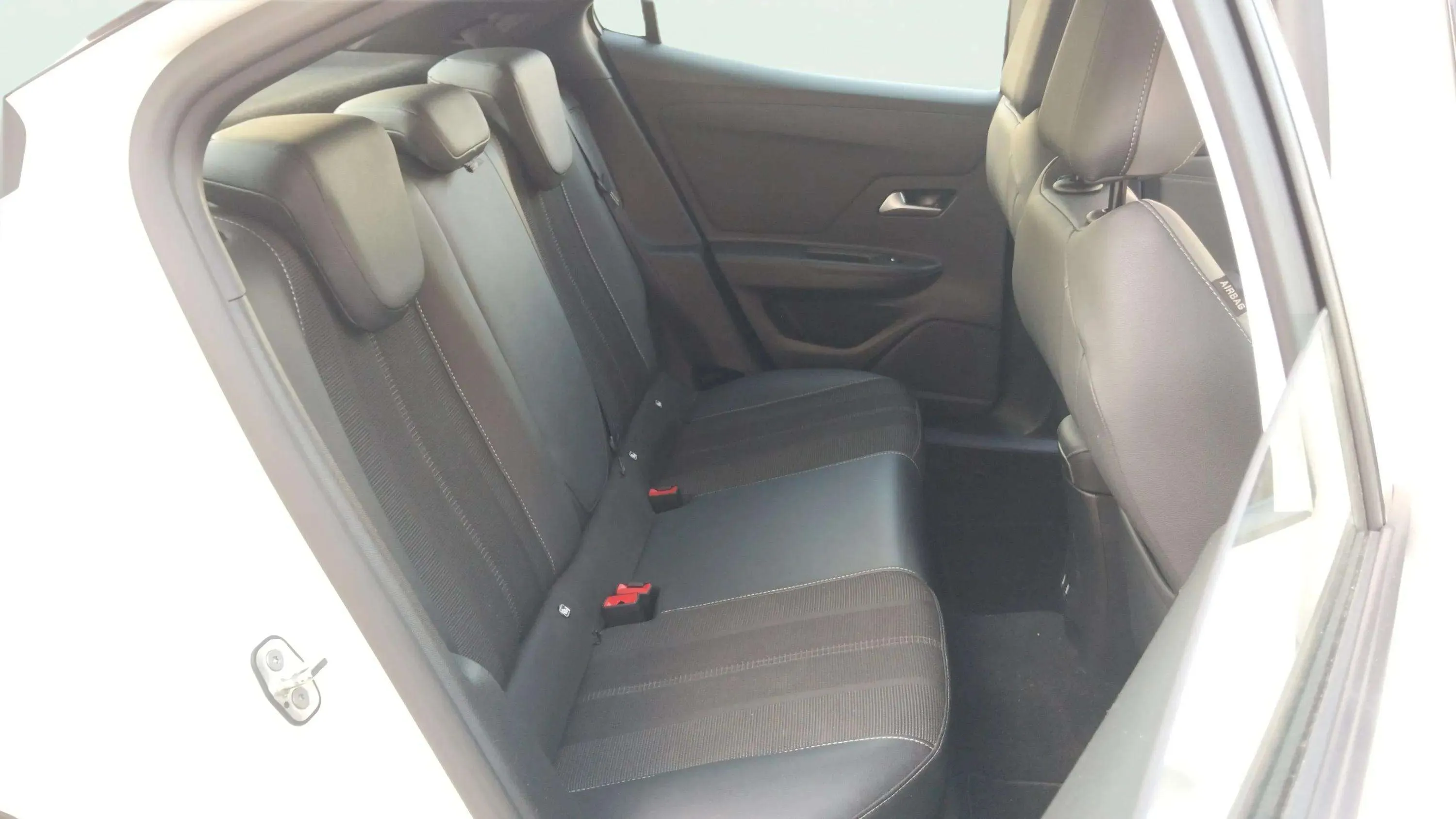Opel Mokka 1.5 D Business Elegance - foto 25