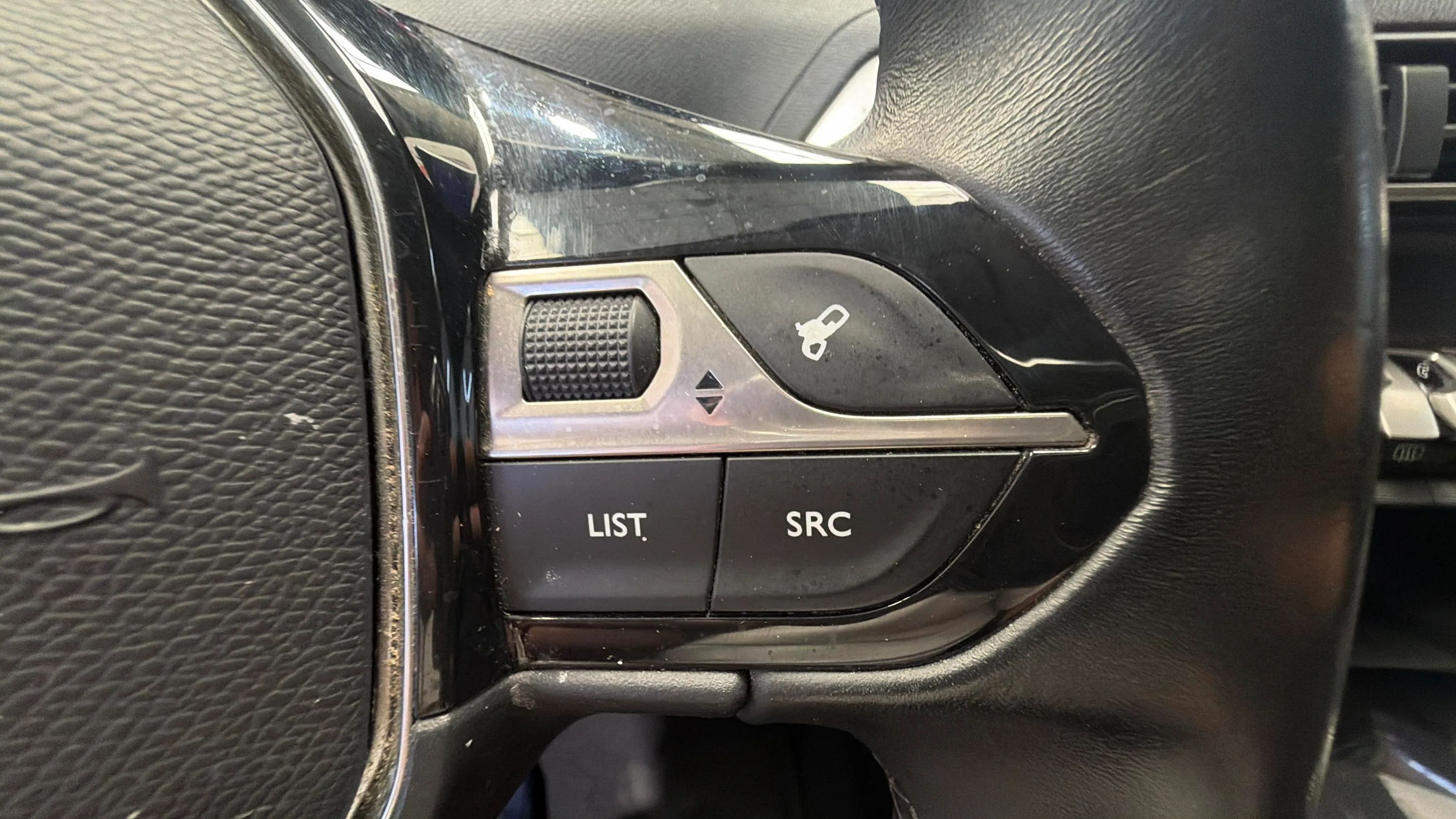 Peugeot 3008 1.2 PureTech Allure - foto 19