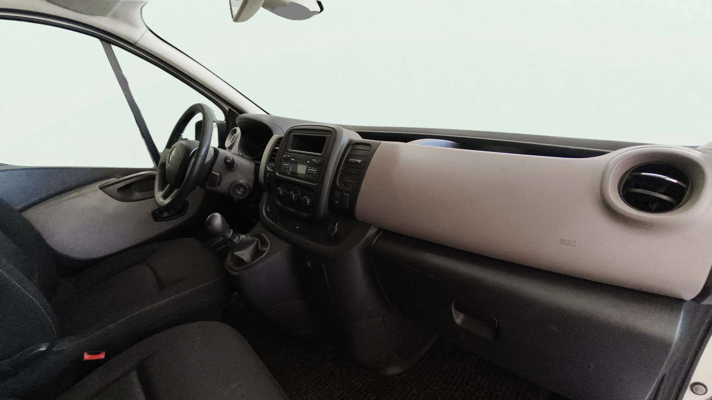 Renault Trafic - foto 19