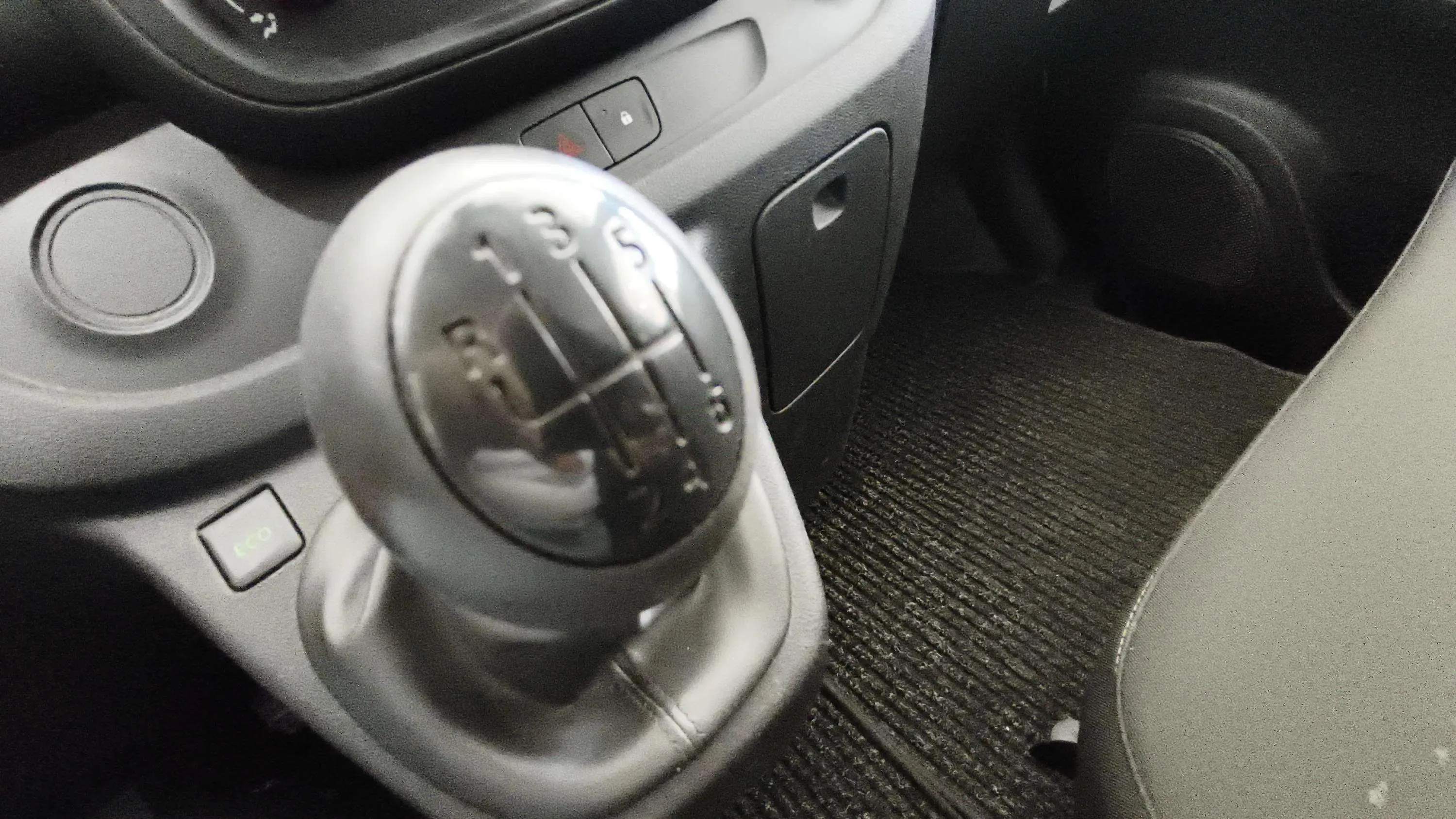 Renault Trafic - foto 11