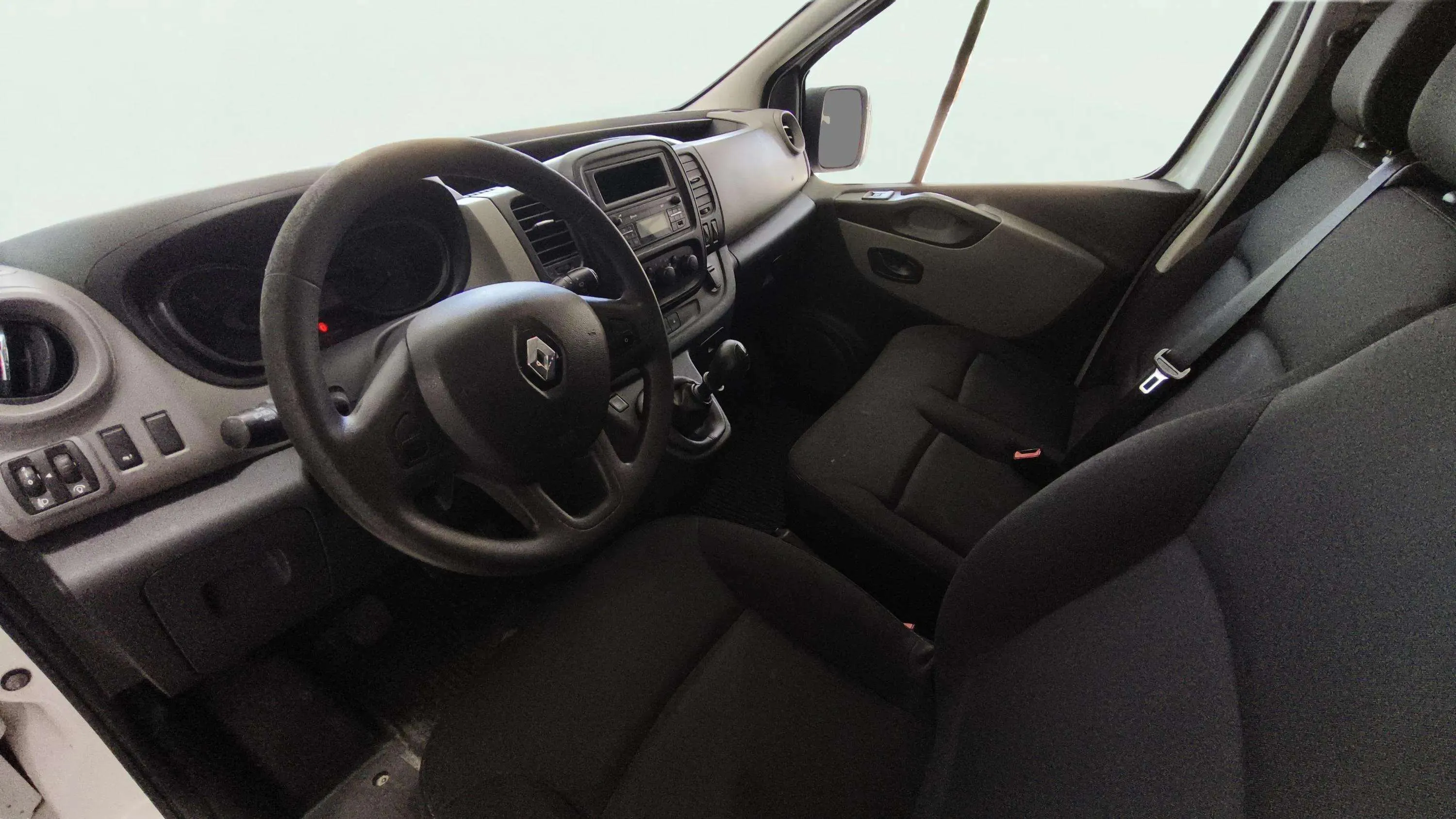 Renault Trafic - foto 15