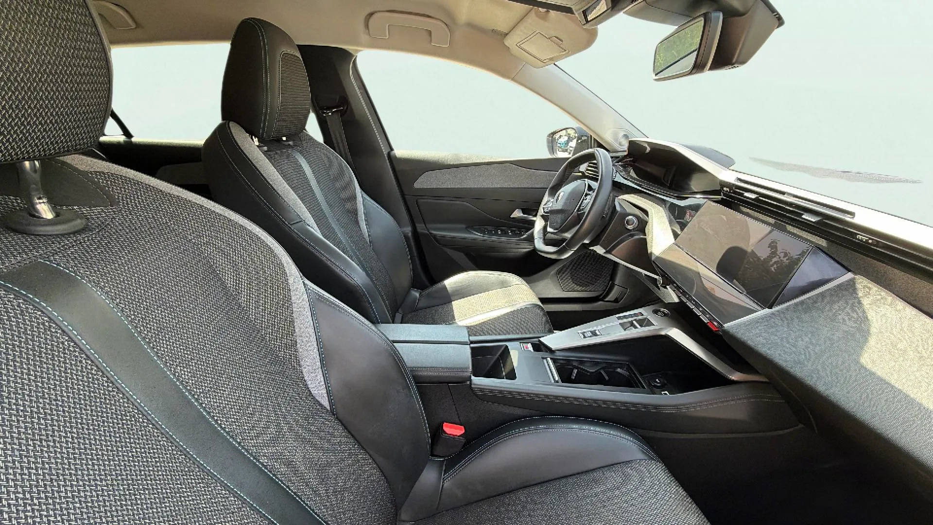 Peugeot 308 Active BlueHDi 130 EAT8 - foto 12
