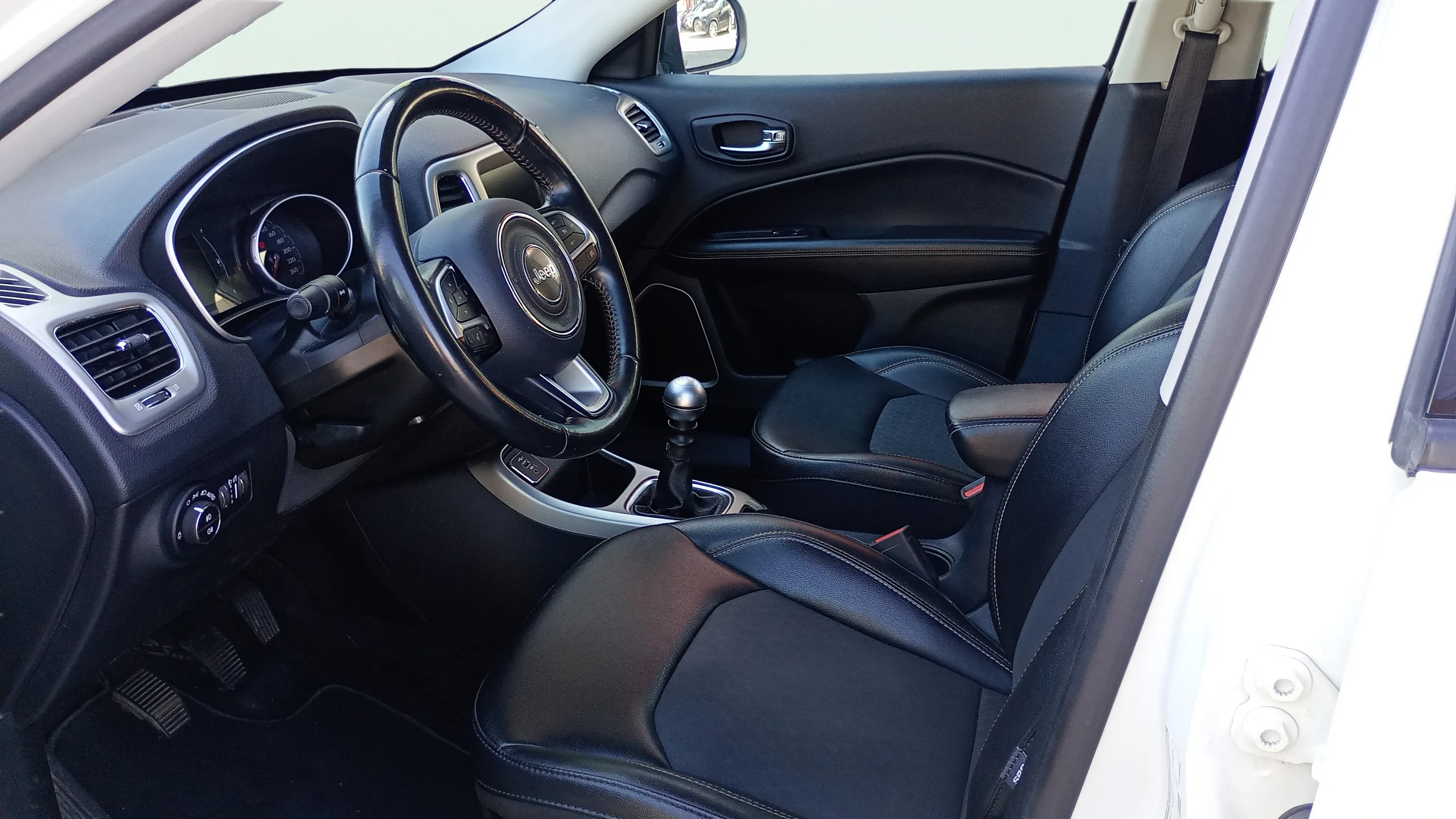 Jeep Compass 1.4 Mair Longitude 4x2 - foto 11