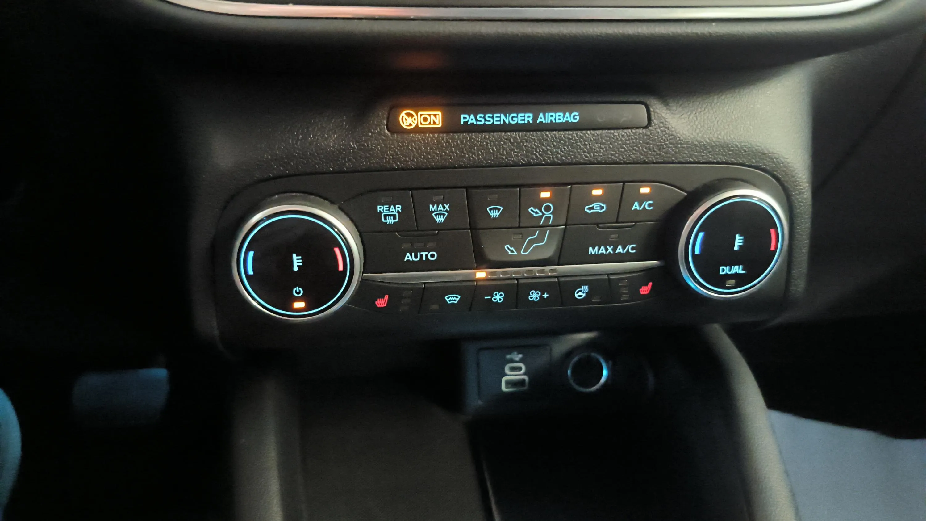 Ford Kuga Vignale 2.5 Duratec PHEV - foto 24