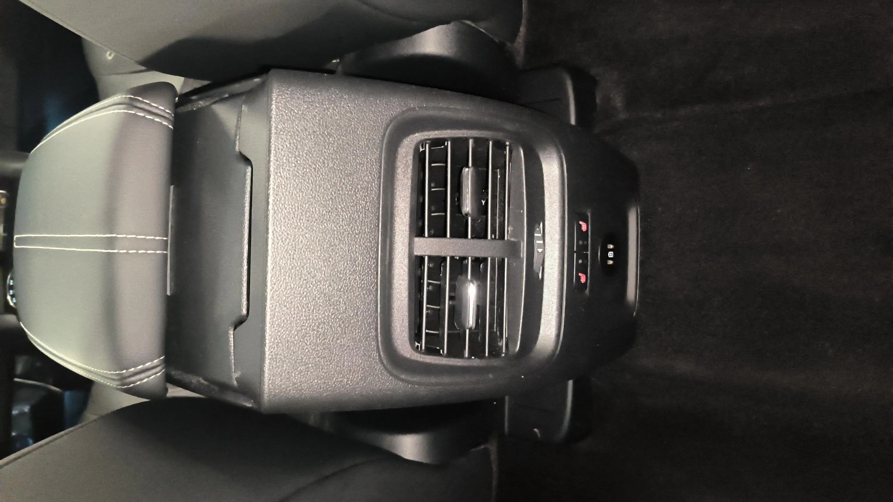 Ford Kuga Vignale 2.5 Duratec PHEV - foto 28