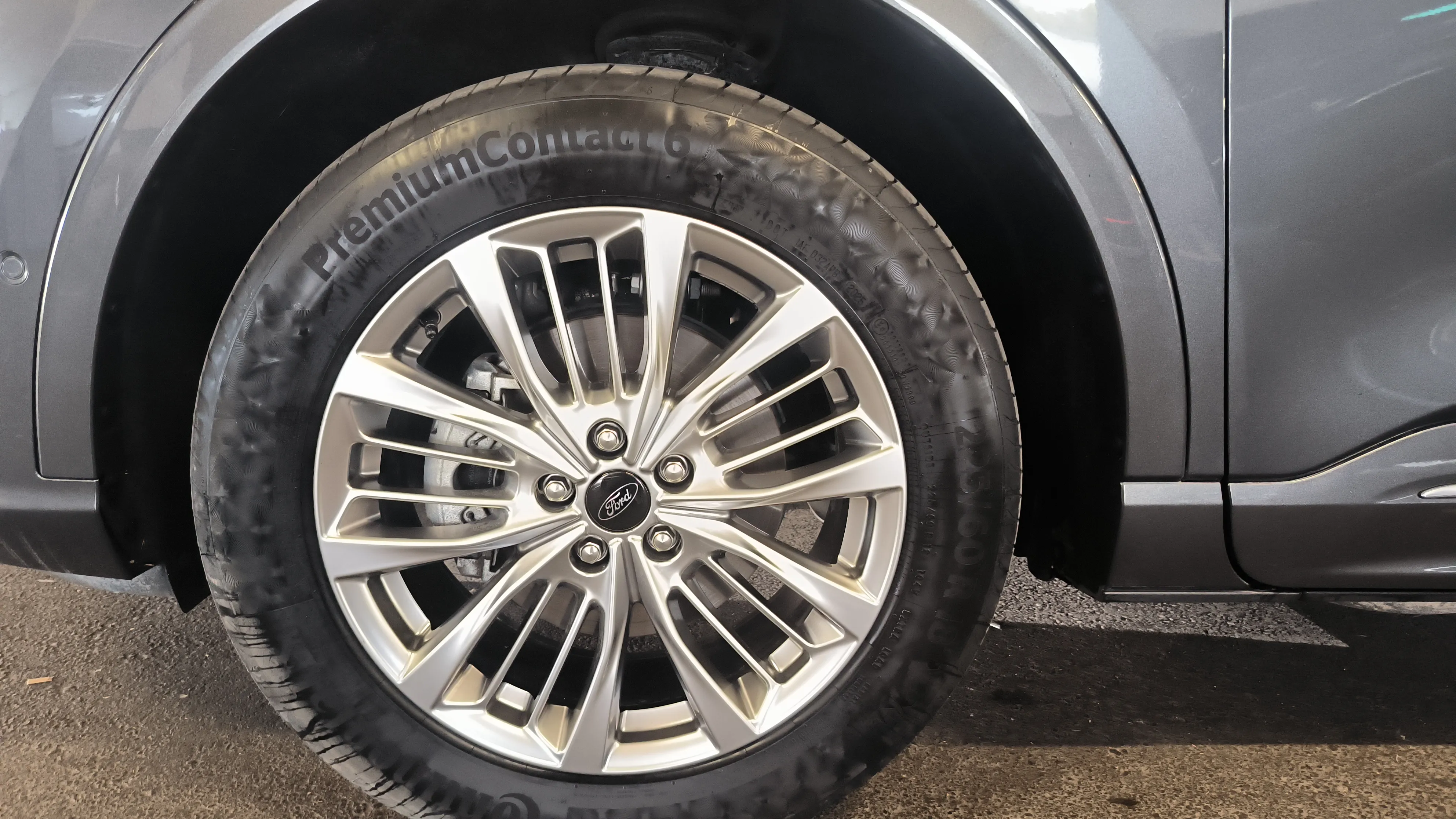Ford Kuga Vignale 2.5 Duratec PHEV - foto 11