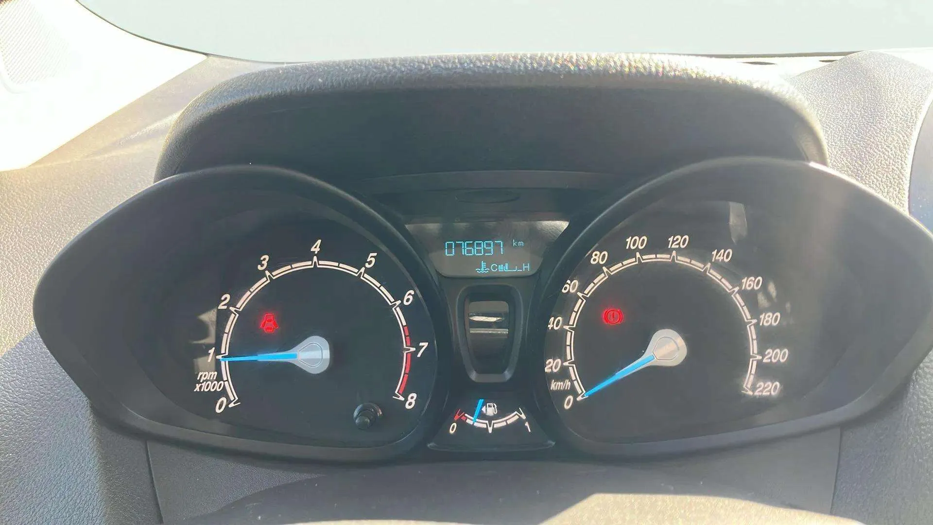 Ford Tourneo Courier 1.0 EcoBoost Trend - foto 14