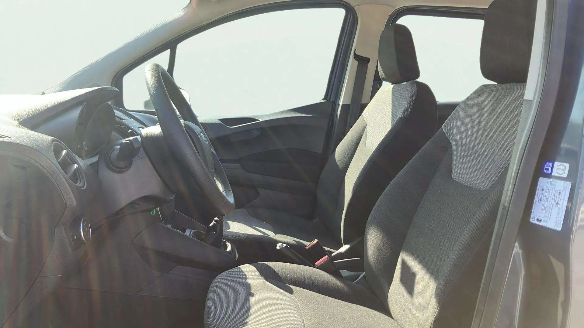 Ford Tourneo Courier 1.0 EcoBoost Trend - foto 15