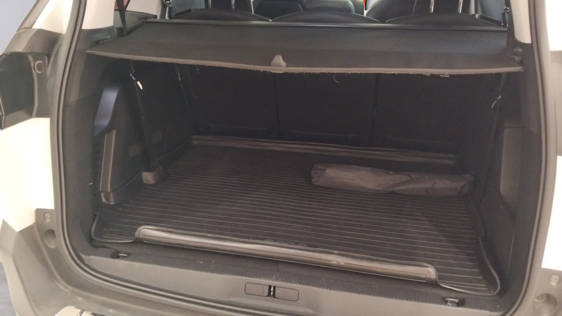 Peugeot 5008 Allure 1.2 PureTech - foto 10