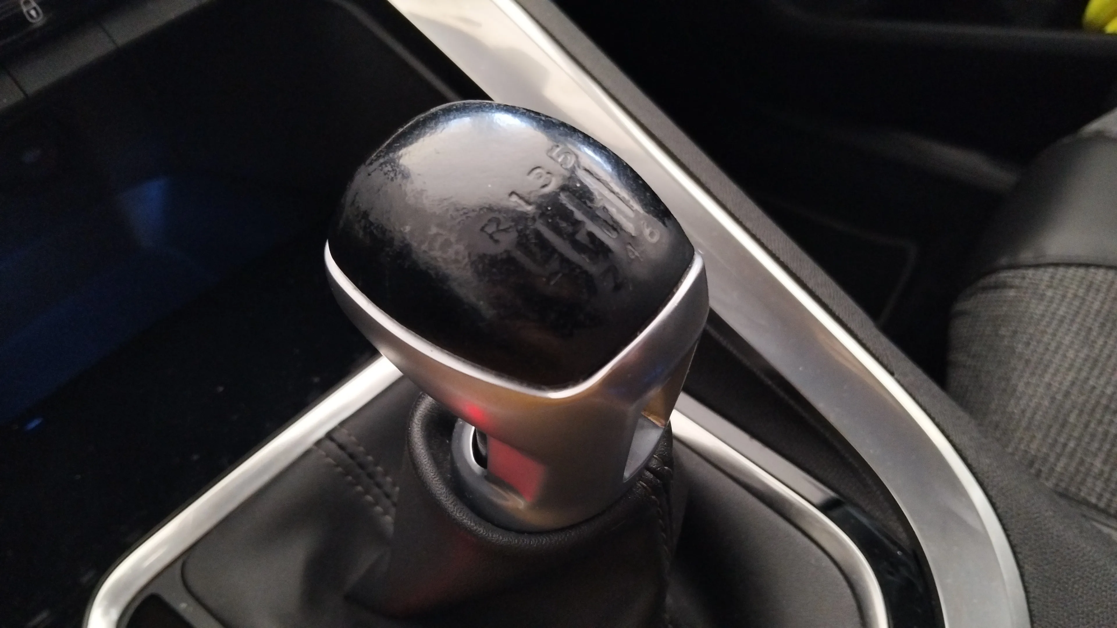 Peugeot 5008 Allure 1.2 PureTech - foto 17