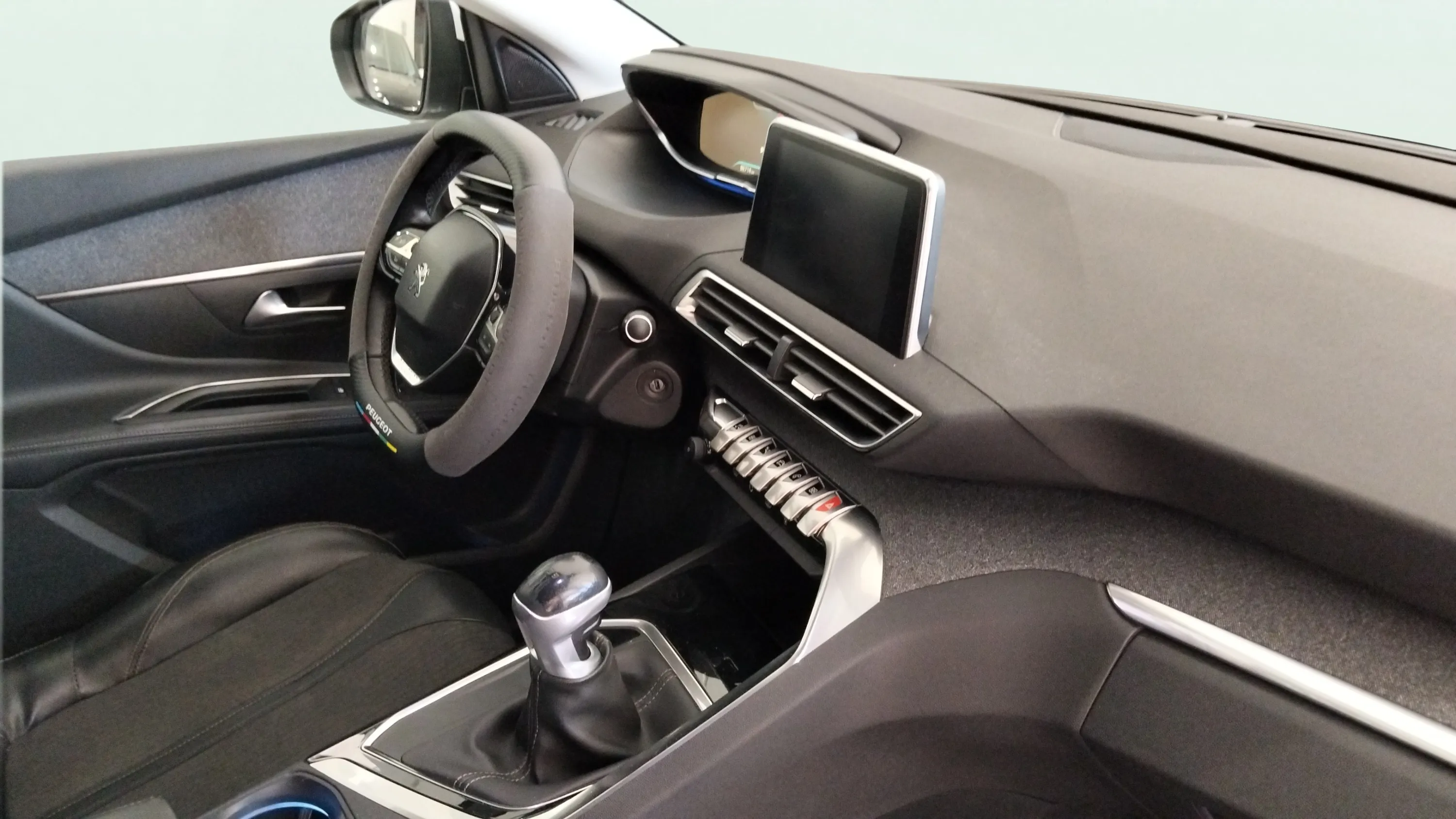 Peugeot 5008 Allure 1.2 PureTech - foto 8