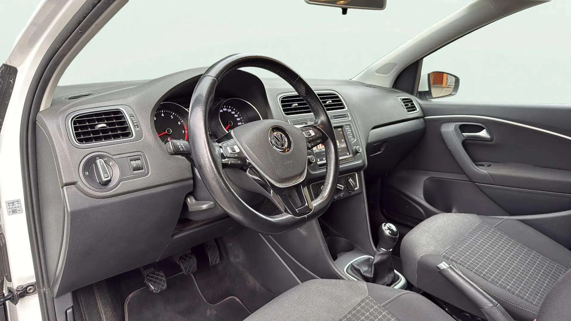 Volkswagen Polo A-Polo Plus 1.2 TSI BMT - foto 19