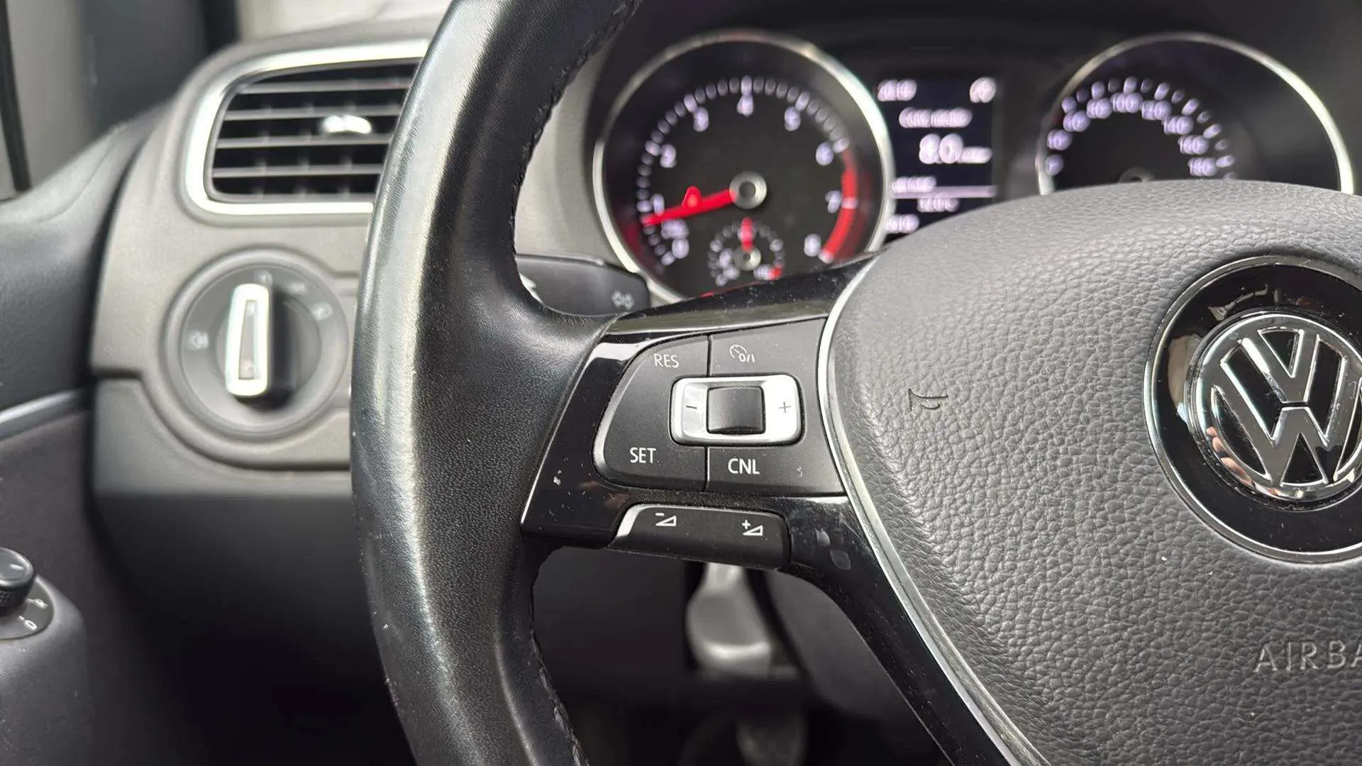 Volkswagen Polo A-Polo Plus 1.2 TSI BMT - foto 14