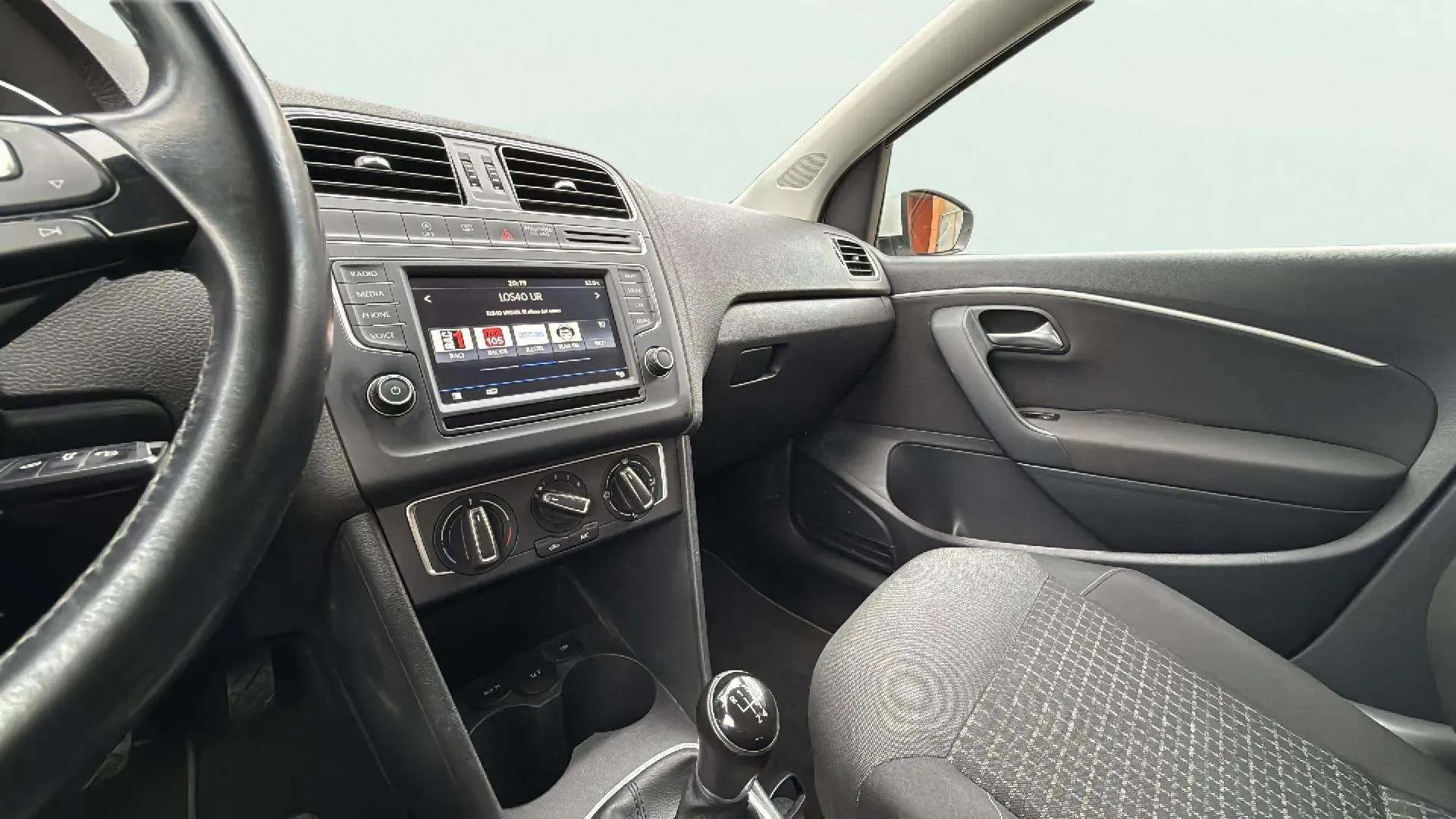 Volkswagen Polo A-Polo Plus 1.2 TSI BMT - foto 17