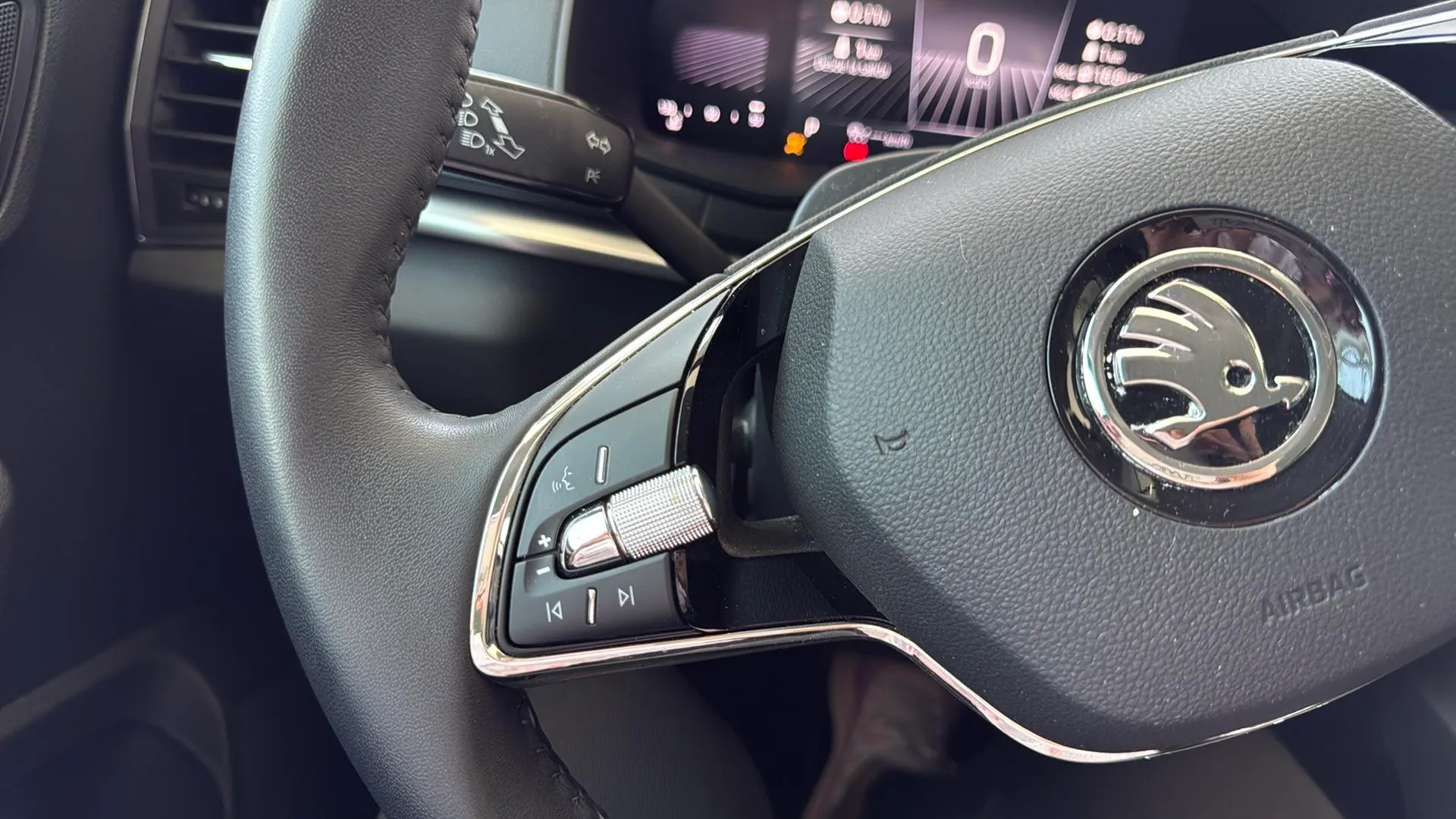 Škoda Karoq 2.0 TDI DSG 4x4 Selection - foto 13