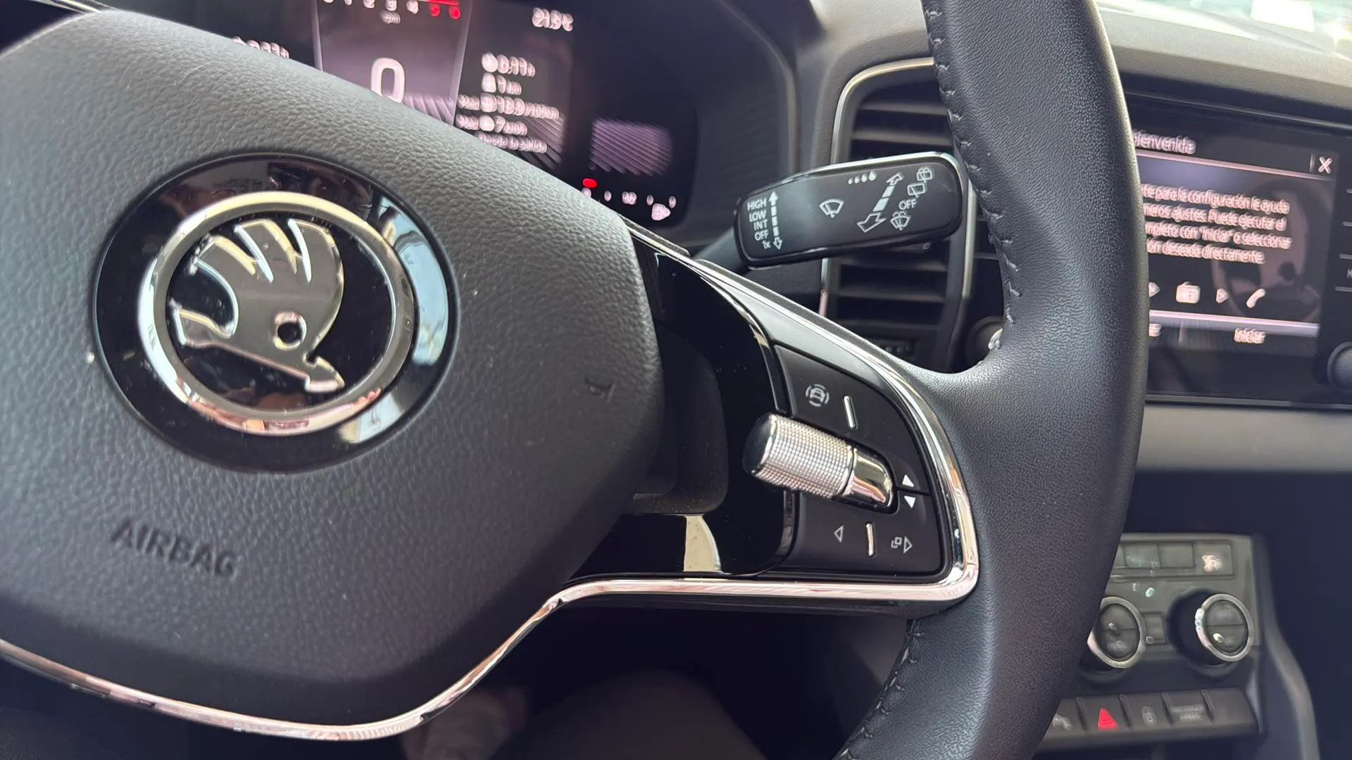 Škoda Karoq 2.0 TDI DSG 4x4 Selection - foto 12