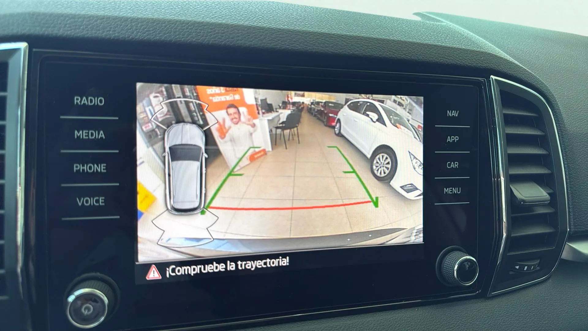 Škoda Karoq 2.0 TDI DSG 4x4 Selection - foto 15