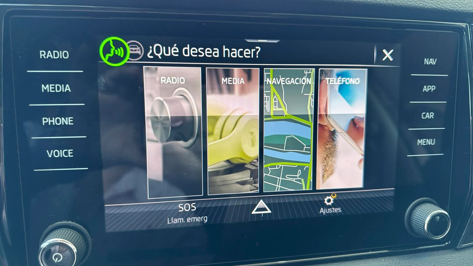 Škoda Karoq 2.0 TDI DSG 4x4 Selection - foto 16