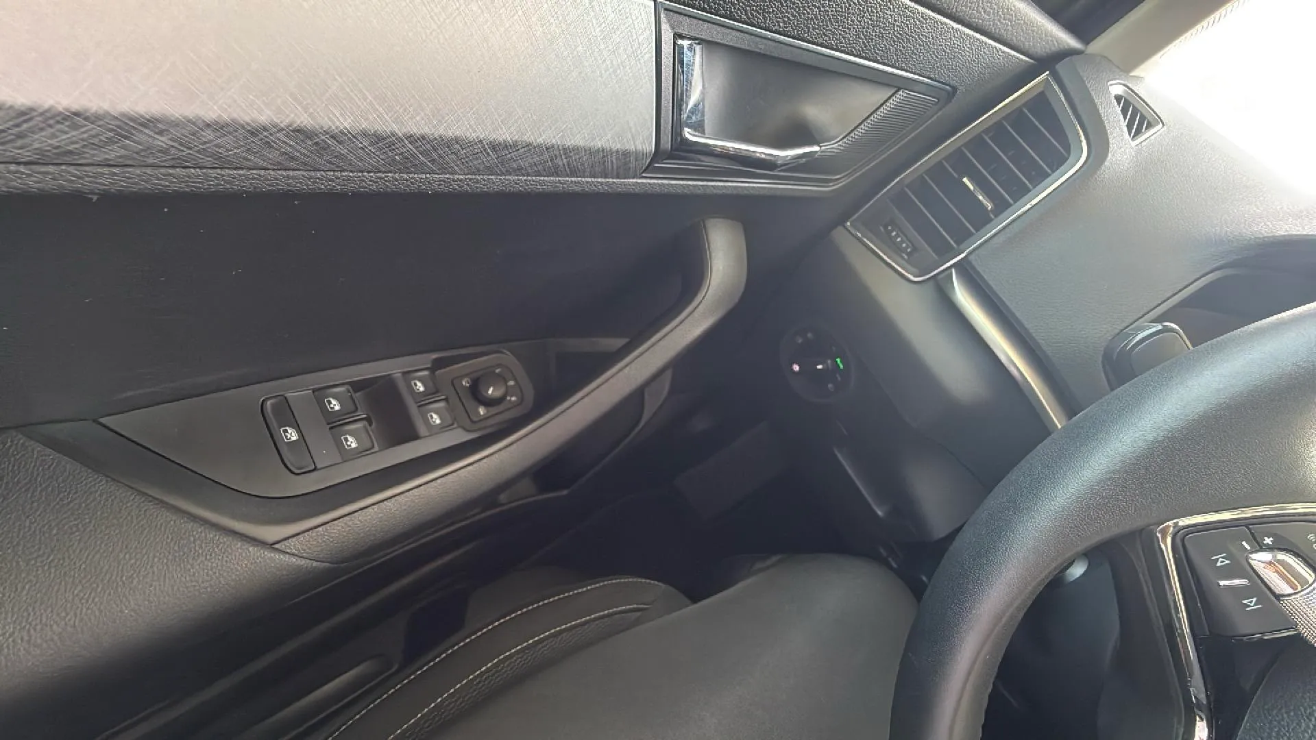 Škoda Karoq 2.0 TDI DSG 4x4 Selection - foto 18